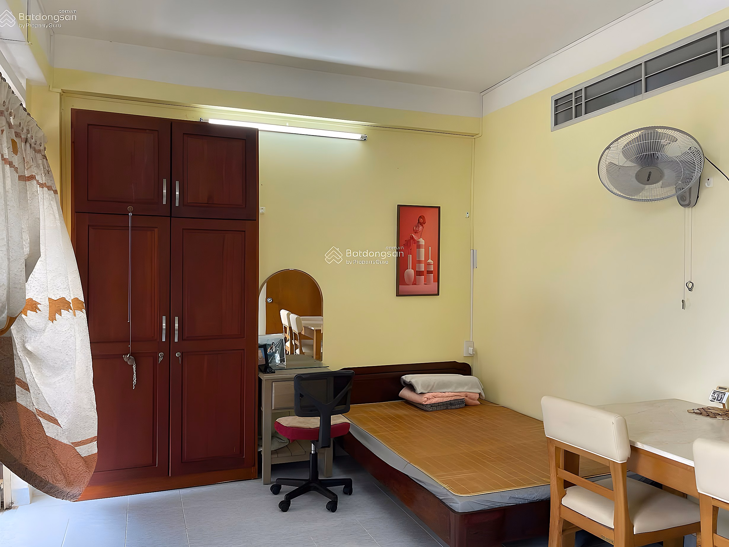 Cho Dam apartment for sale with beautiful, high quality furniture, long-term red book located right in the center of Nha Trang city