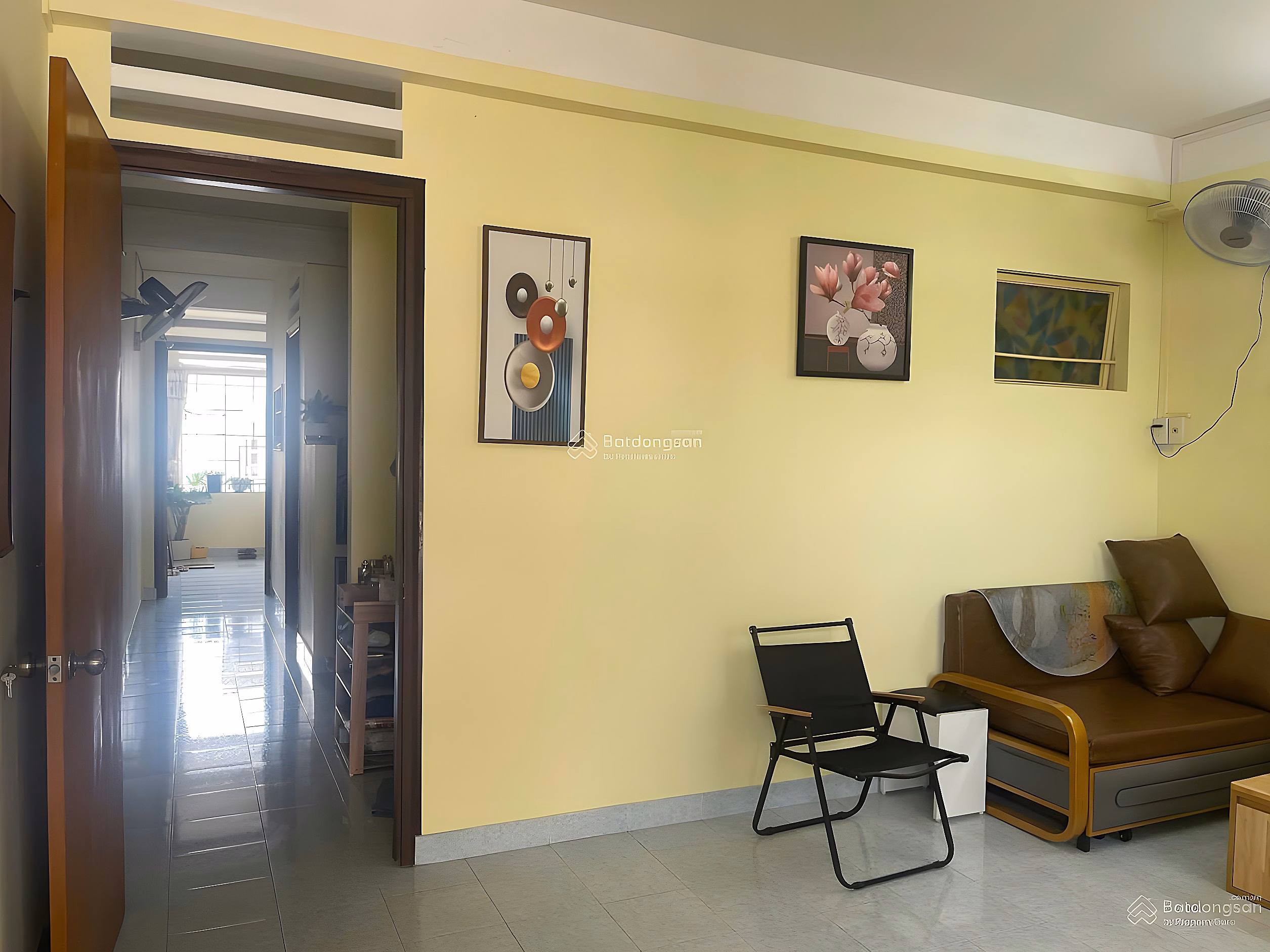 Cho Dam apartment for sale with beautiful, high quality furniture, long-term red book located right in the center of Nha Trang city