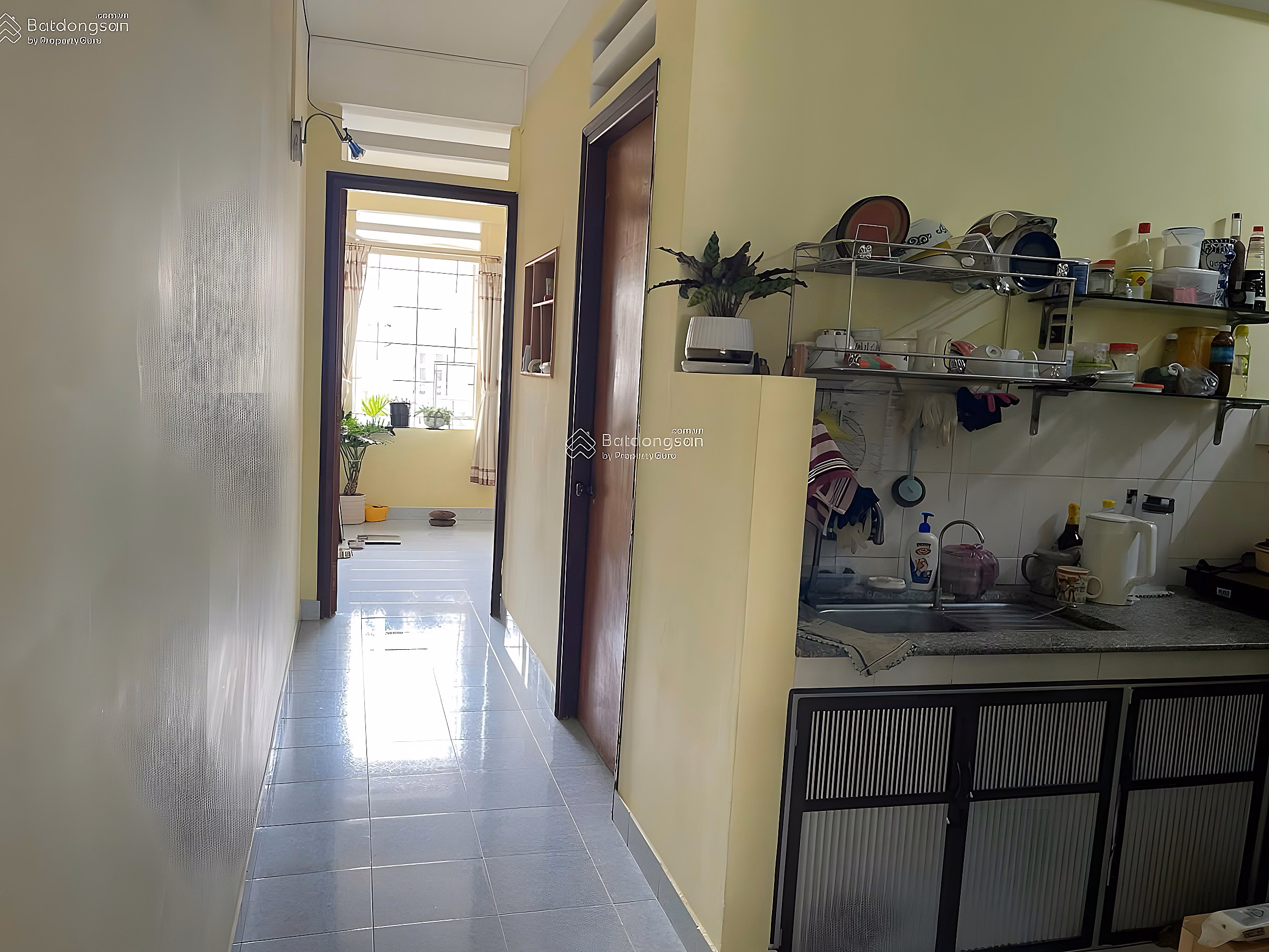 Cho Dam apartment for sale with beautiful, high quality furniture, long-term red book located right in the center of Nha Trang city