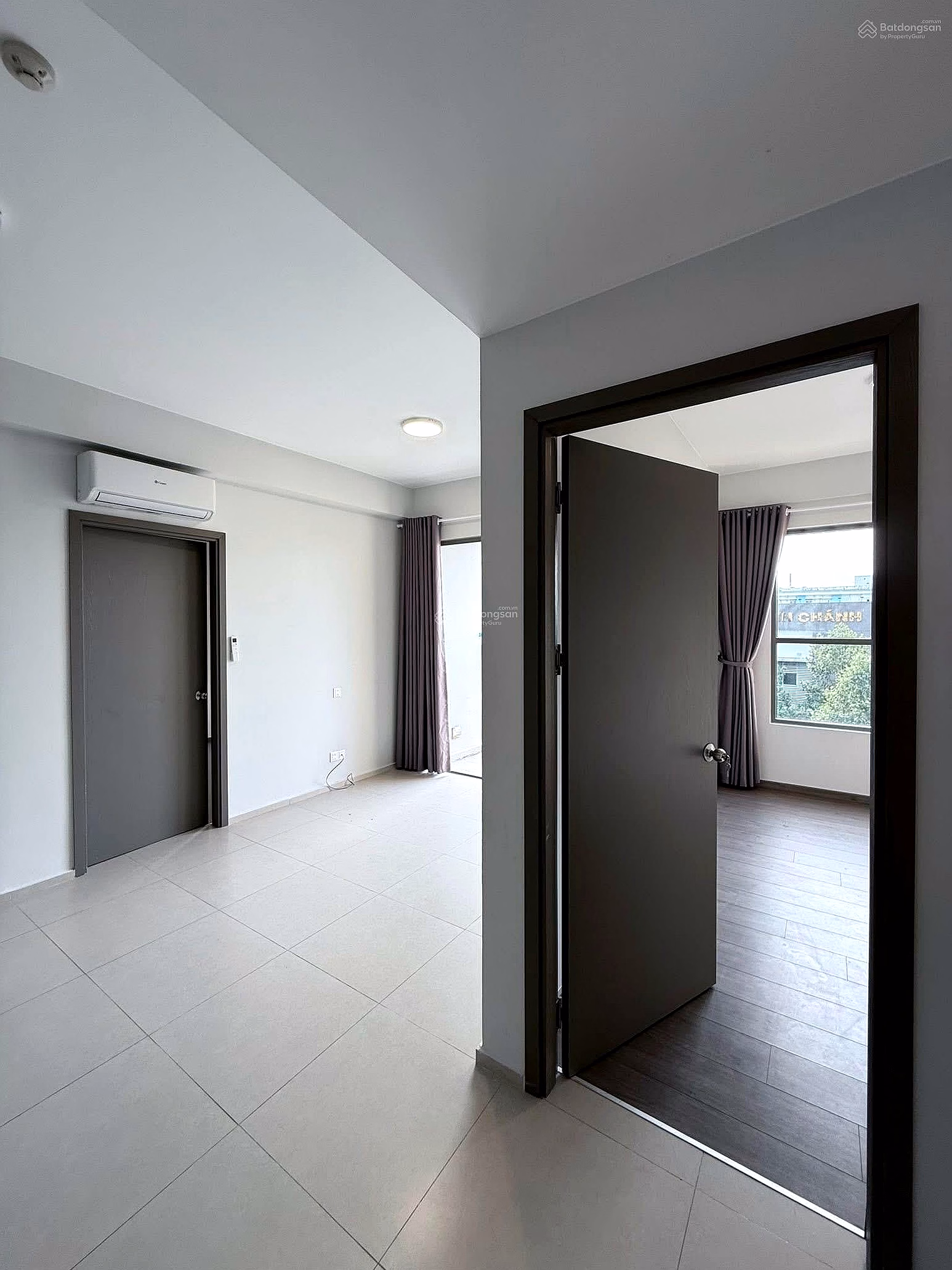 Selling 69m² apartment with view to Binh Chanh Hospital + price 3,350 billion (102%) ready pink book + beautiful floor