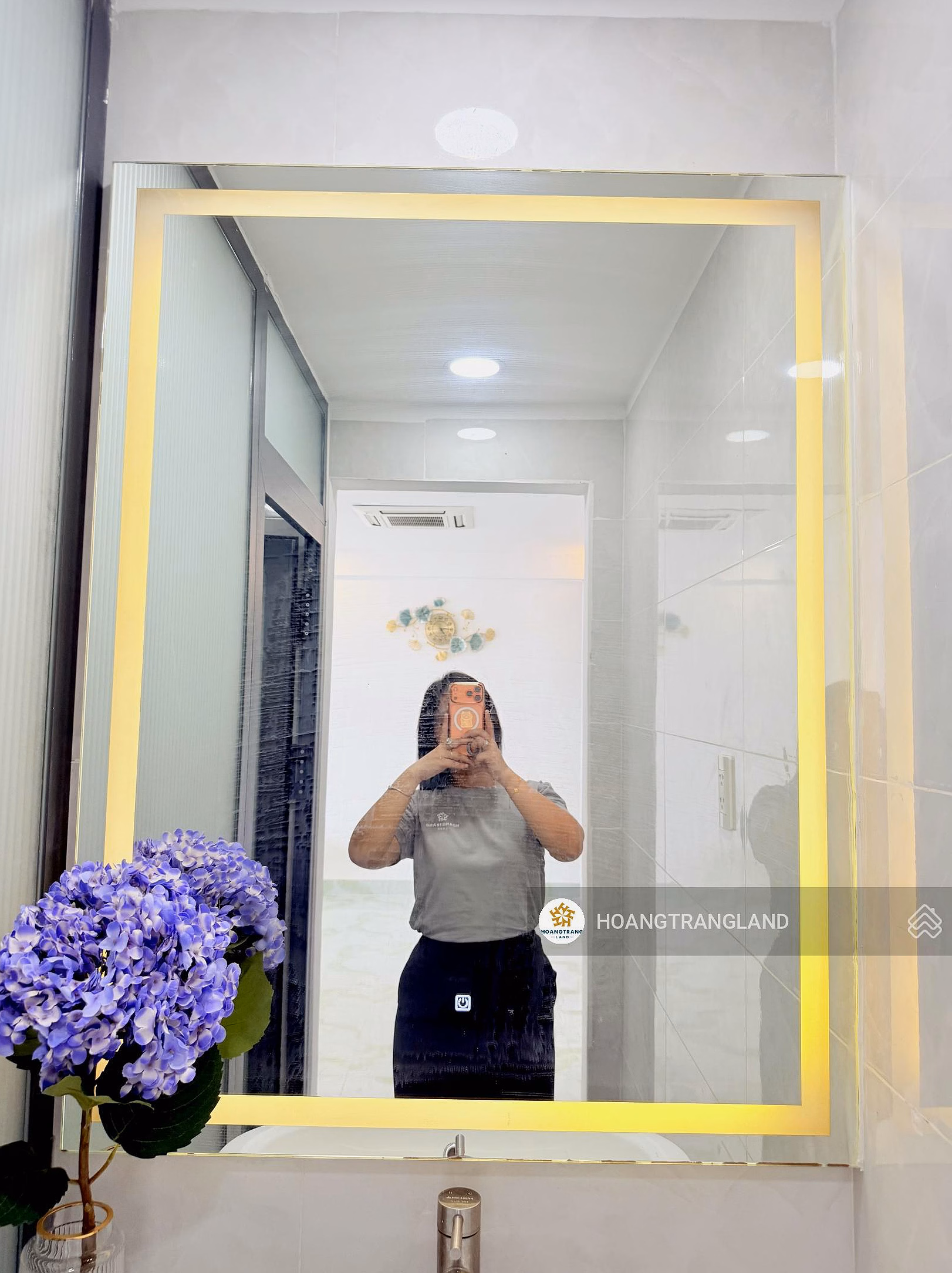 Urgent sale 2 bedrooms 2 bathrooms Hoang Anh Thanh Binh District 7 - super spacious house with beautiful view of District 1. Contact: HATB page 0905 521 ***
