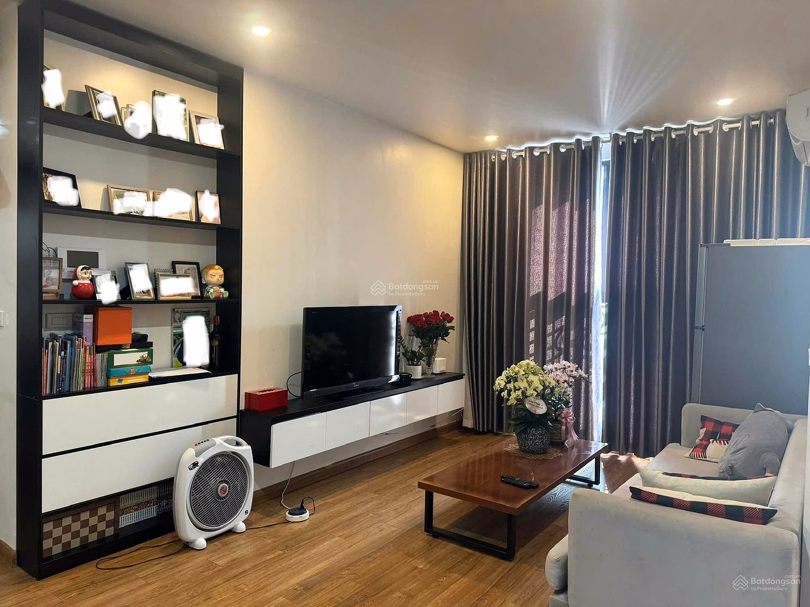The owner needs to sell the apartment URGENTLY at CT8 building The Emerald Dinh My Dinh Village, Building E4. Middle floor area 104m²