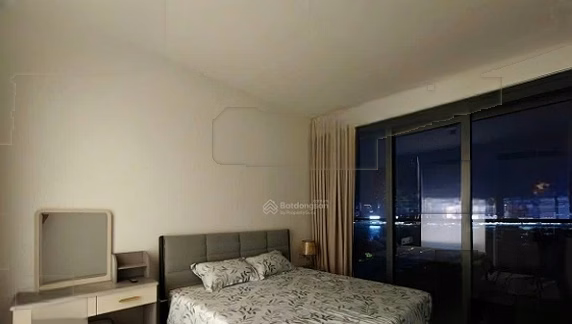 Hot! Cove 3 bedrooms - all rooms have direct river views to District 1 - this is rare for sale