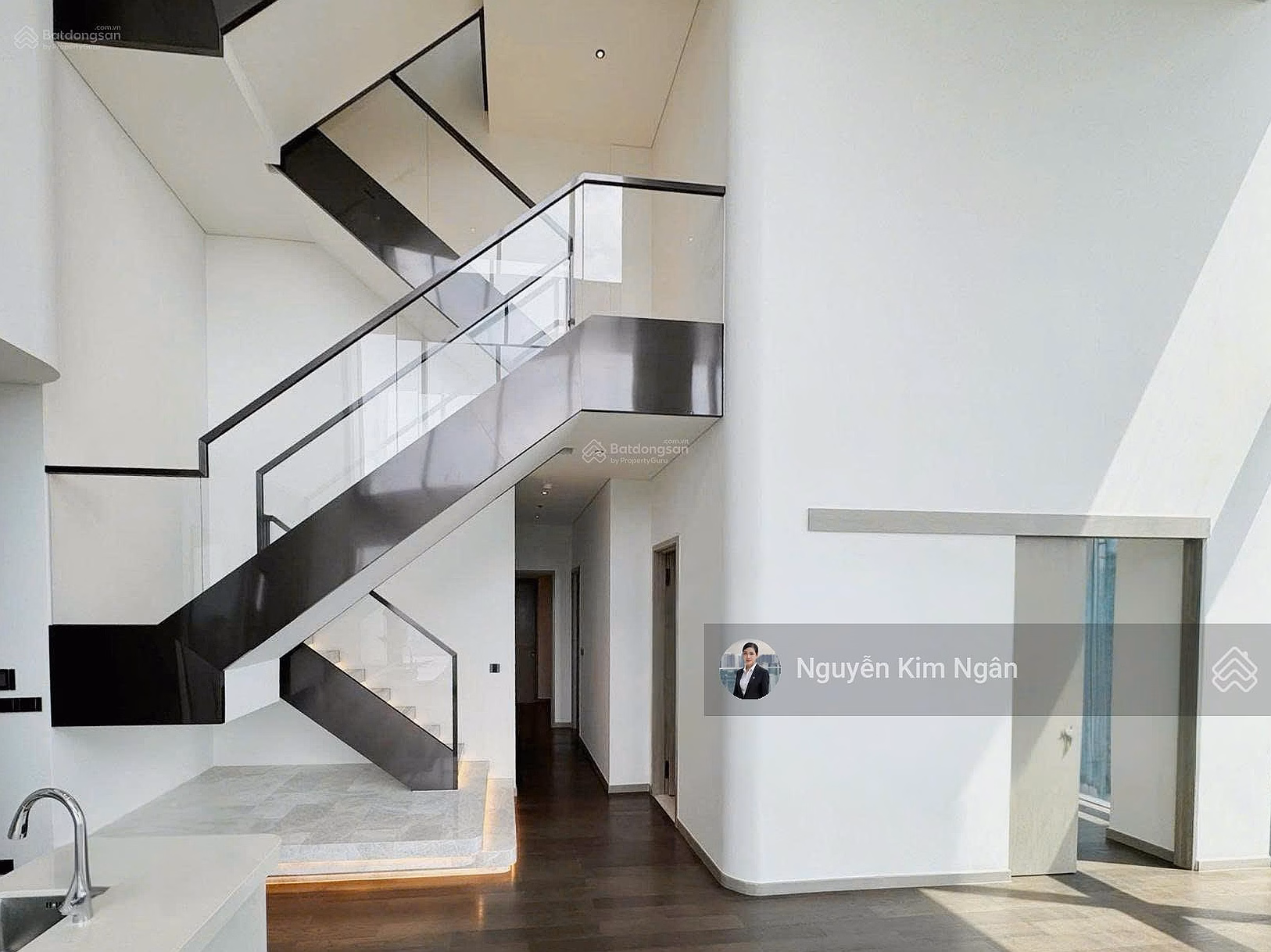 KIM NGAN Grand Marina - Duplex penthouse for sale 239m2 - price 170 billion 4BRs-4WCs 240m2 Booked