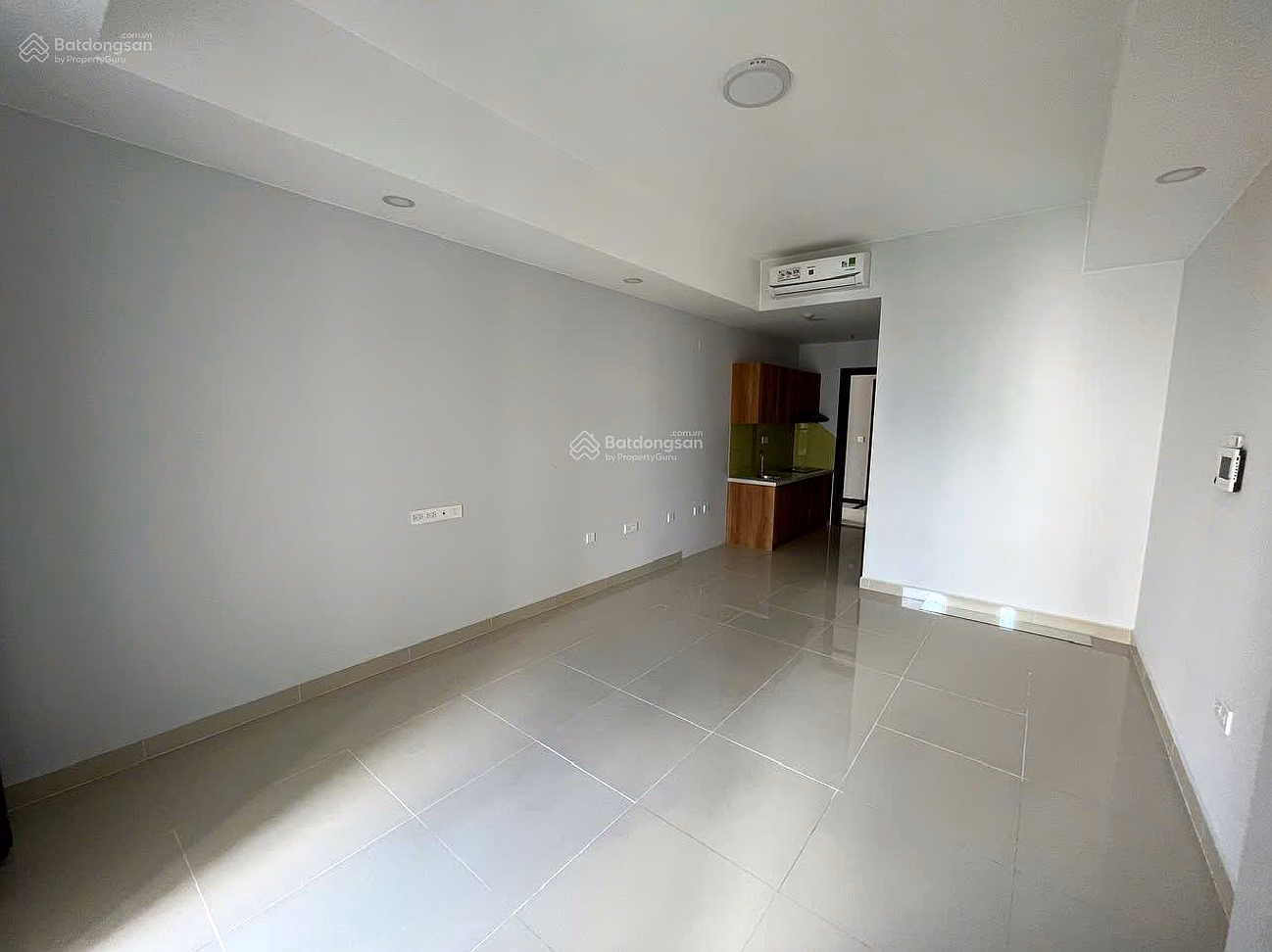 Cong Hoa Garden apartment for rent 2 bedrooms, 2 bathrooms, 75m2 for only 13 million in Tan Binh, HCM