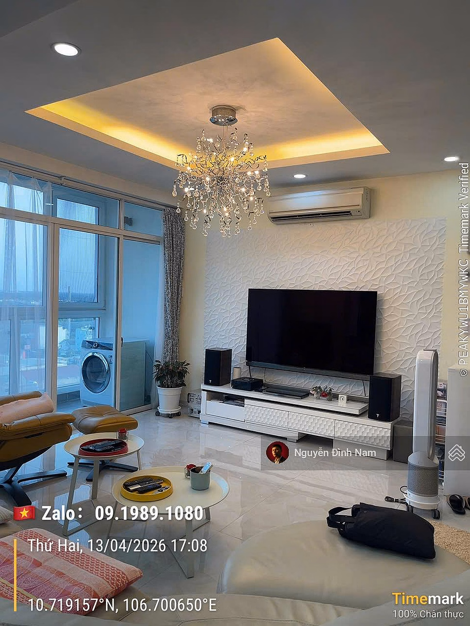 Selling duplex apartment at New Saigon apartment area: 200m2, decor, Southeast view, just over 30 million/m2