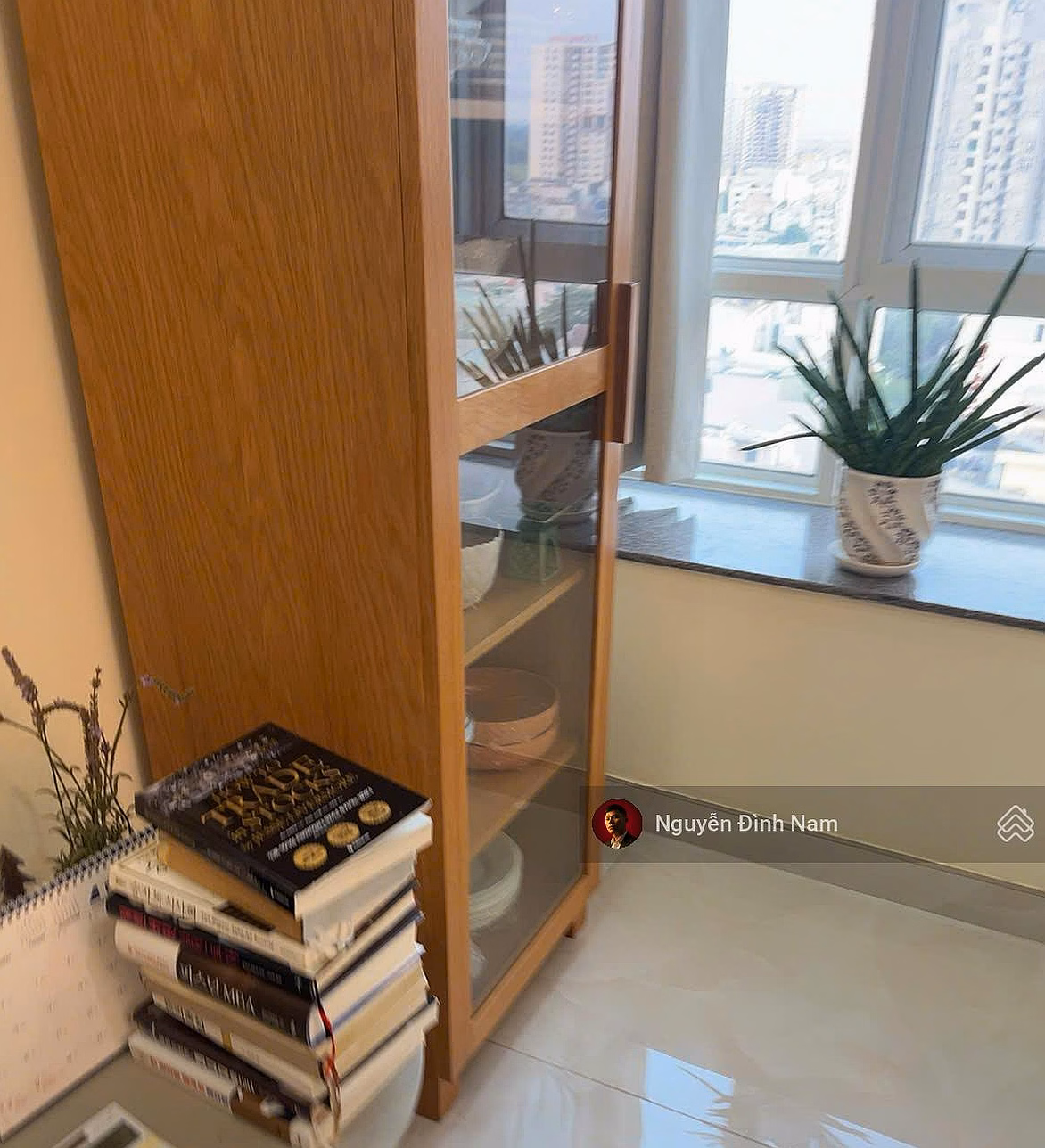 Selling duplex apartment at New Saigon apartment area: 200m2, decor, Southeast view, just over 30 million/m2
