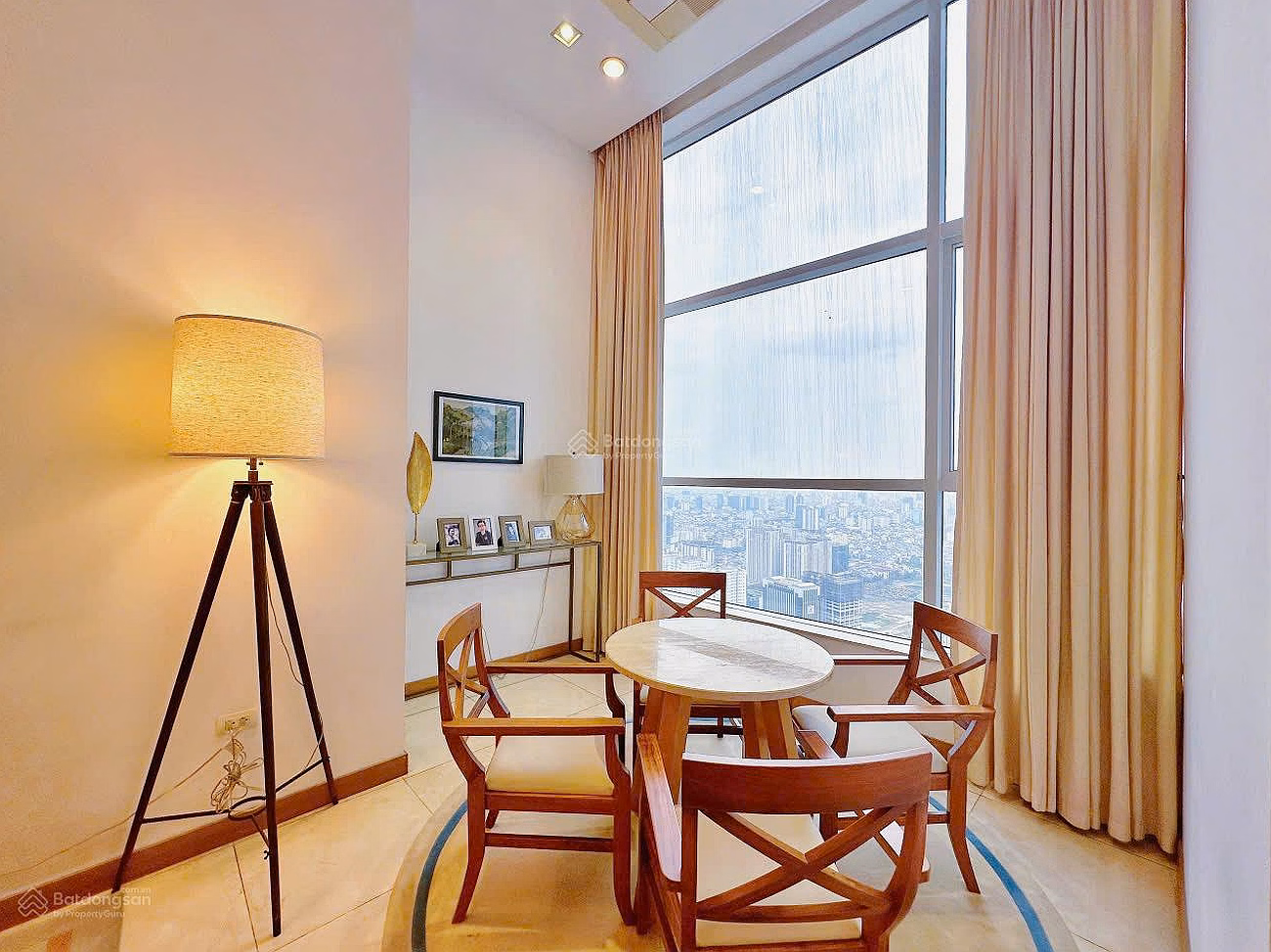 For sale CH on the 20th floor Hancorp Project (72 Tran Dang Ninh) 97m - 2m2vs - more than 8.5 billion, full furniture, SD