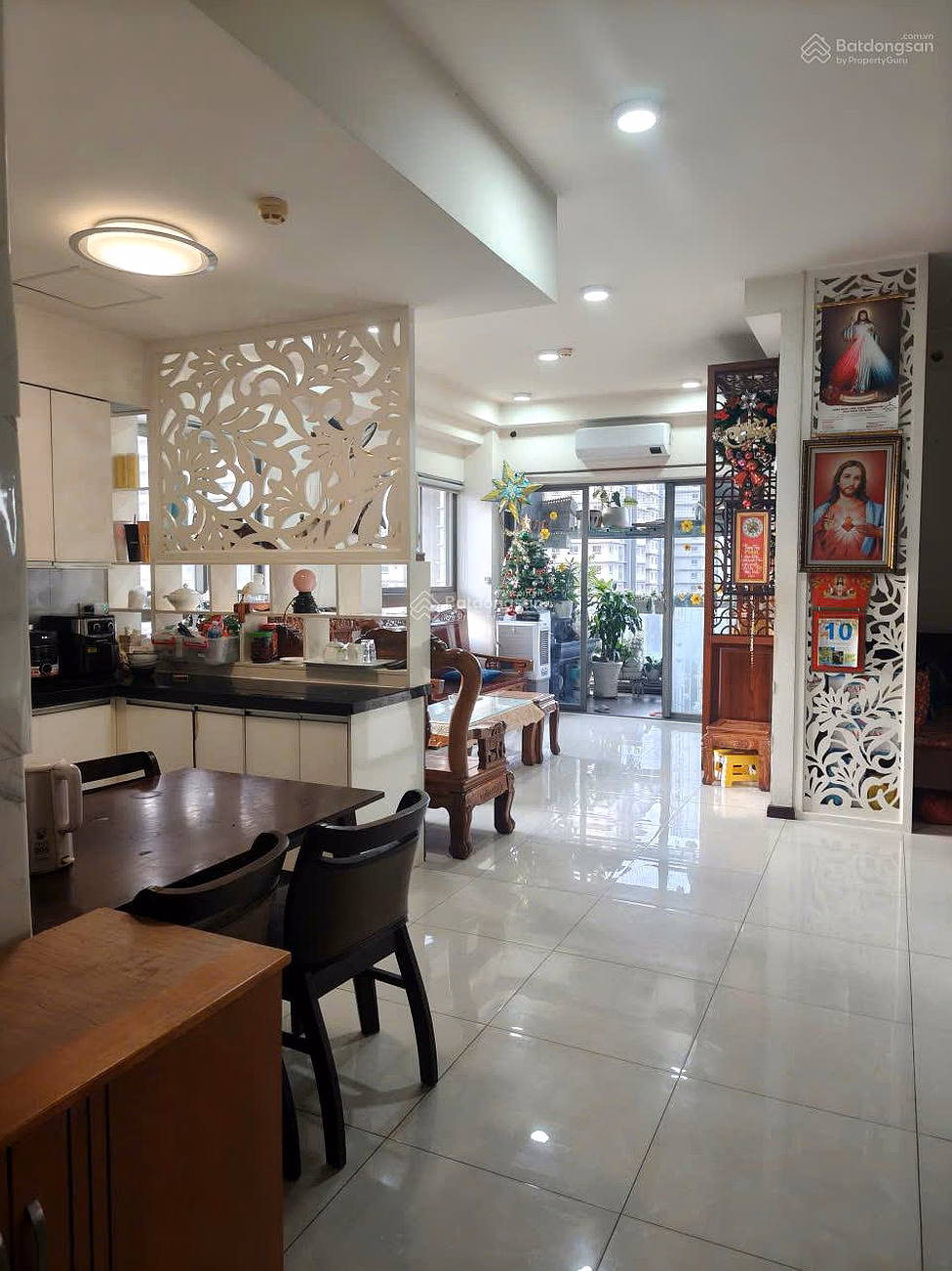 Selling a corner apartment with 2 bedrooms, 2 bathrooms, 93m² block K for only 6 billion including taxes and fees