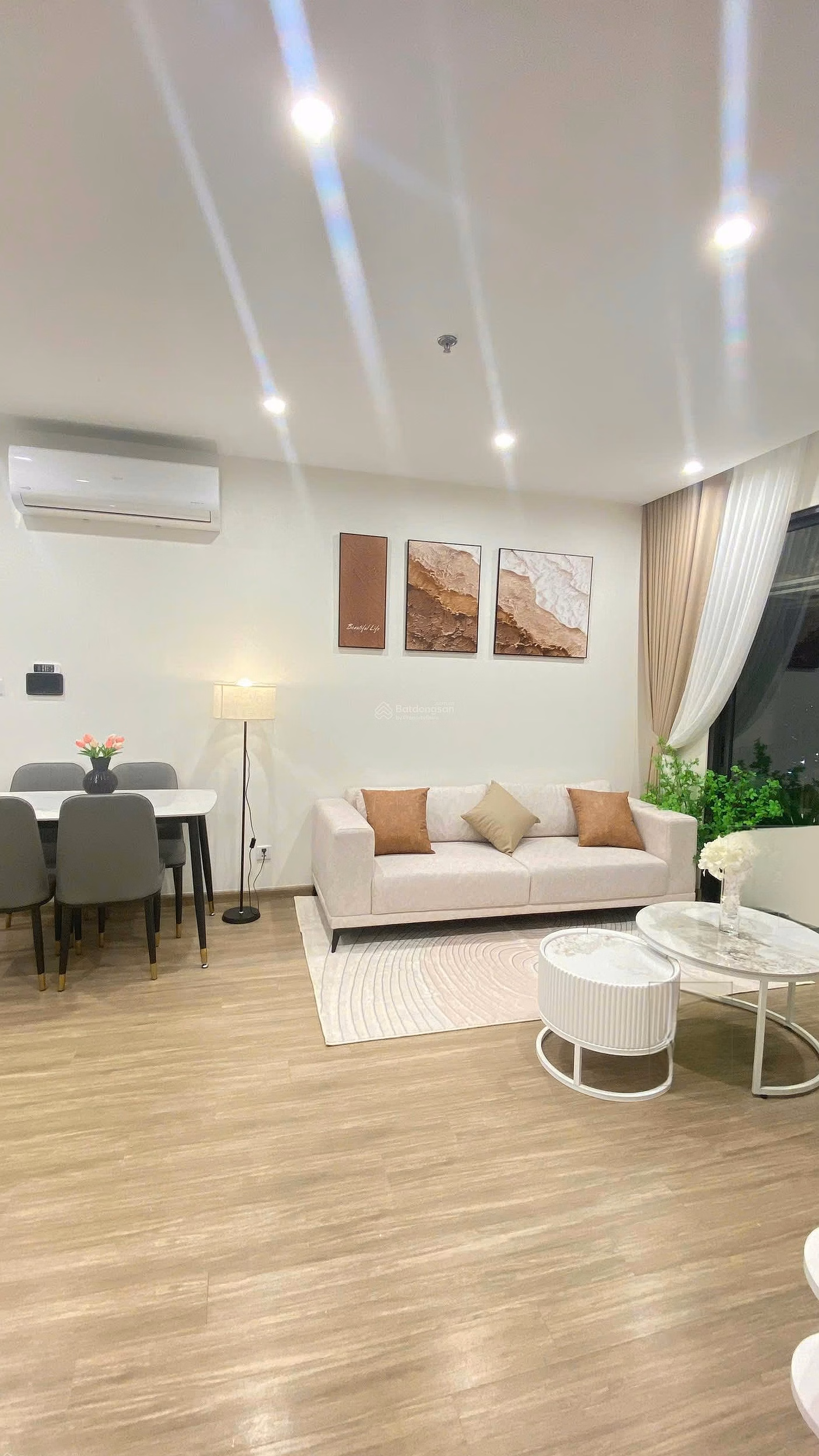 Owner sells 3-bedroom apartment, 81m2, building S A5, swimming pool view Vinhomes Smart City, 5.3 billion profit
