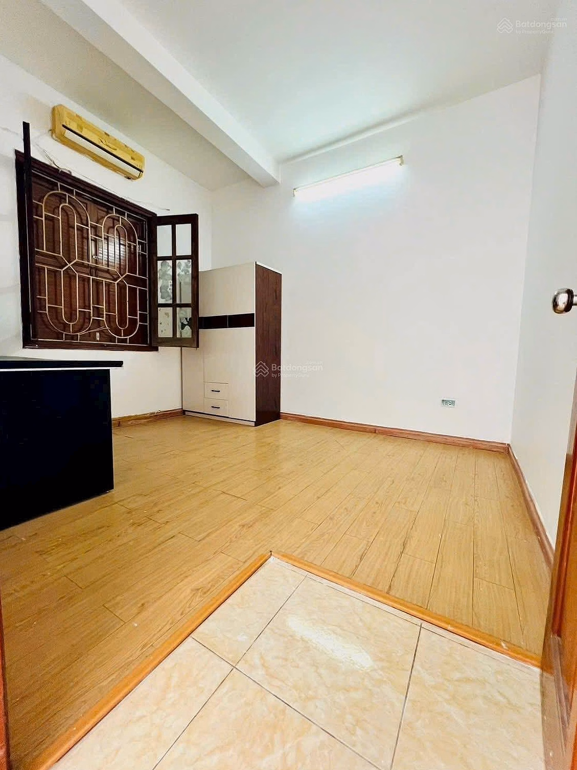 4.85 billion - selling apartment on Lang Ha street - window area 72m2 - making 3 bedrooms - 2 bathrooms