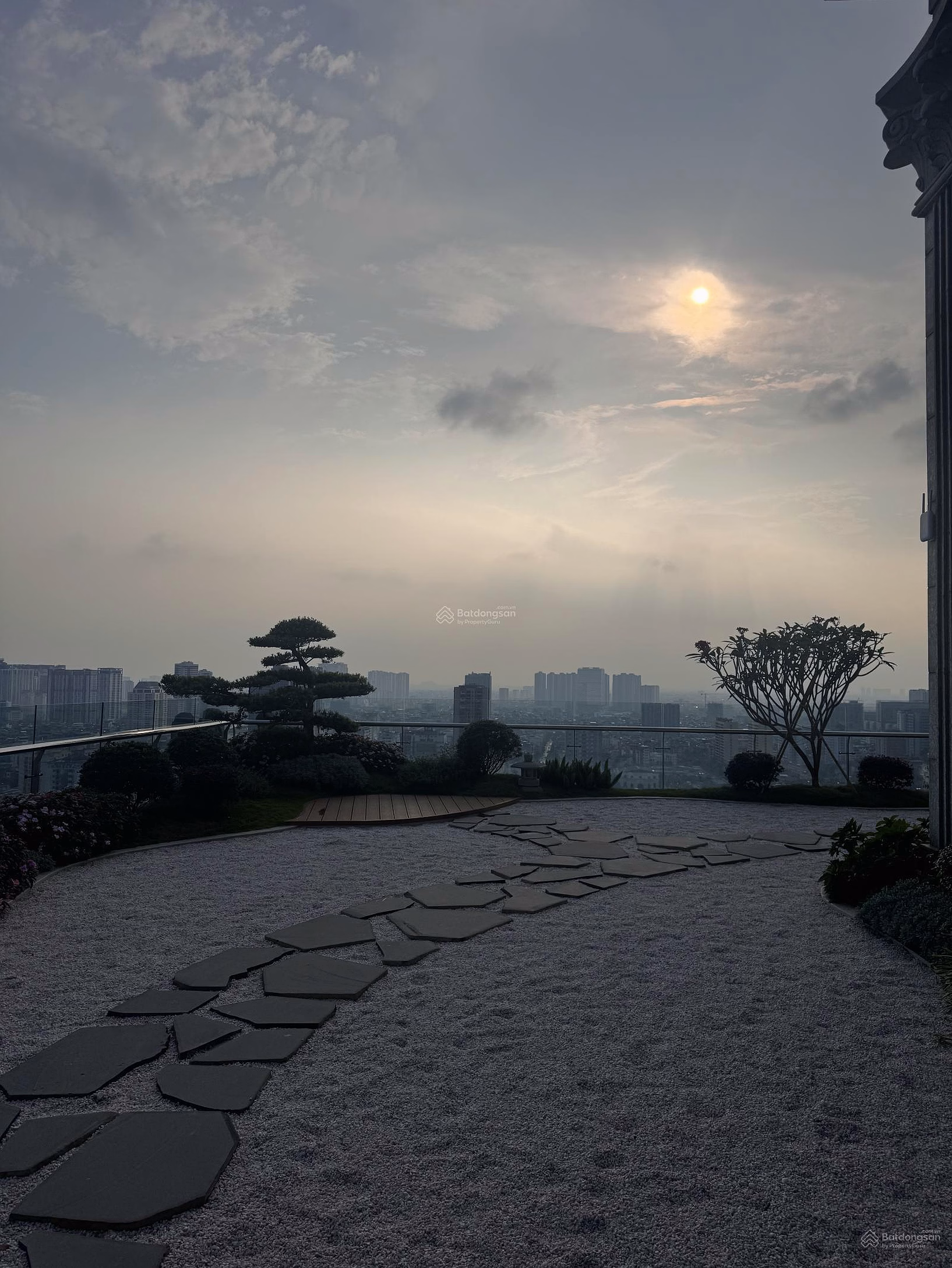 3 bedroom apartment, negotiable price, 171m2 at Hanoi Signature, Cau Giay, Hanoi sky villa