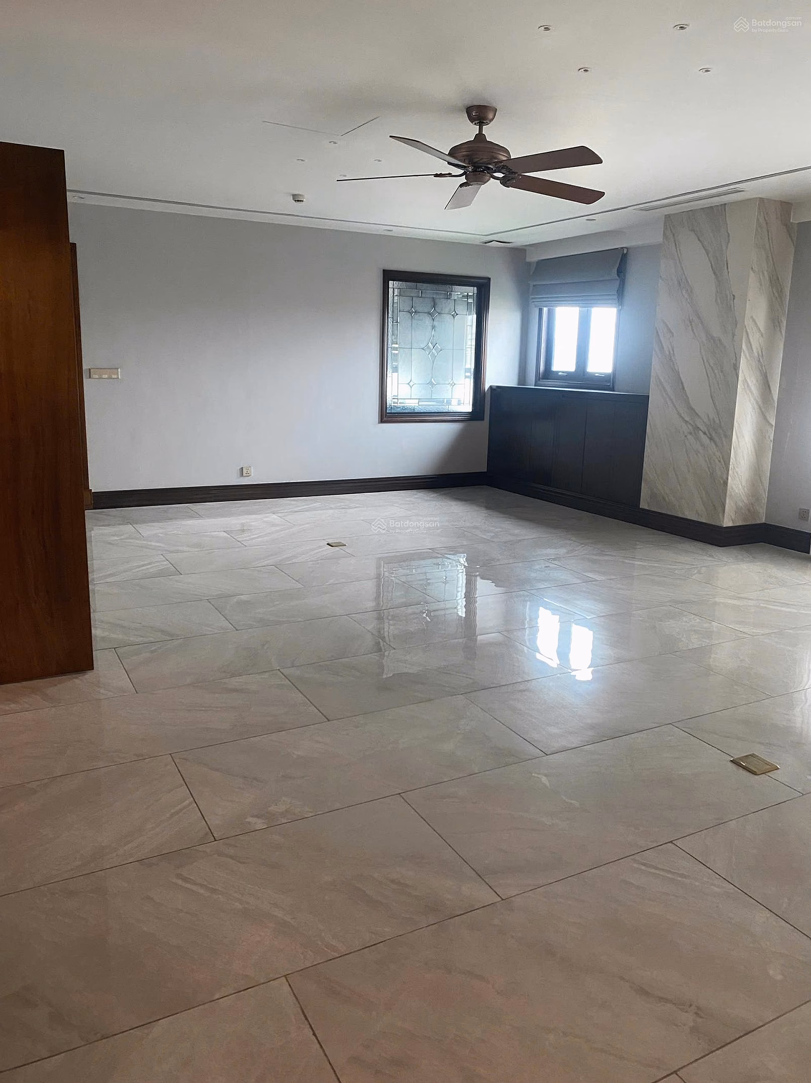 T-Place Hang Bai Management Board opens for sale super VIP apartment - 510m² (subdivision supported). Contact to view apartment 0902 197 ***