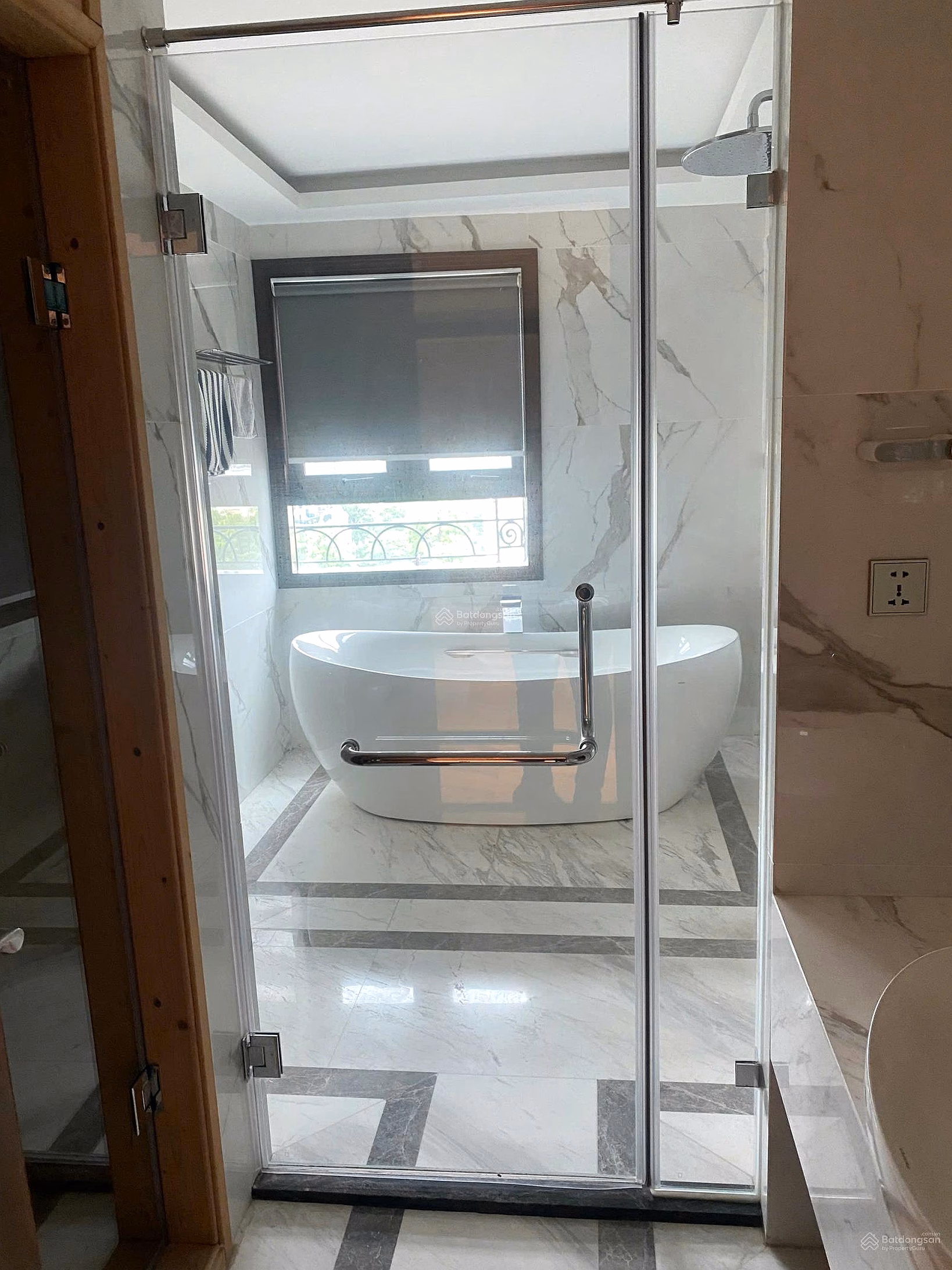 T-Place Hang Bai Management Board opens for sale super VIP apartment - 510m² (subdivision supported). Contact to view apartment 0902 197 ***