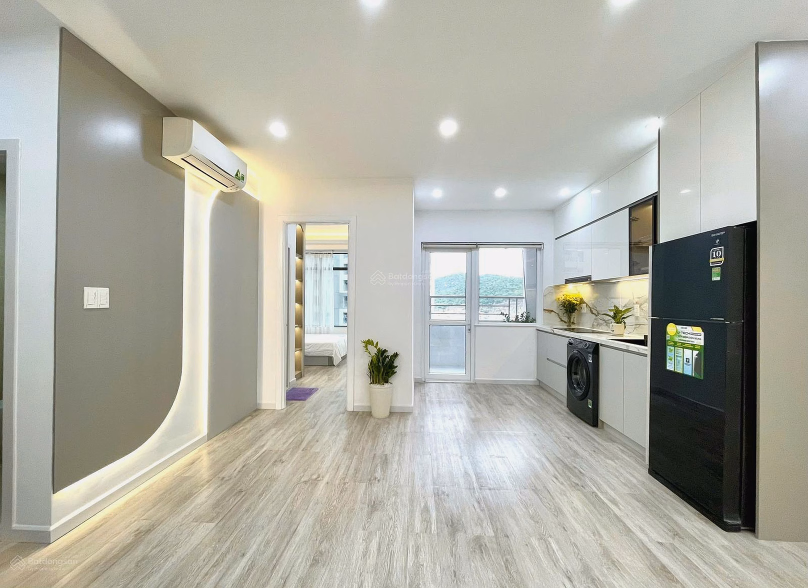 Urgent sale of 2 bedroom, 2 bathroom apartment at No. 3 Pham Van Dong, 3.38 billion, 68m2