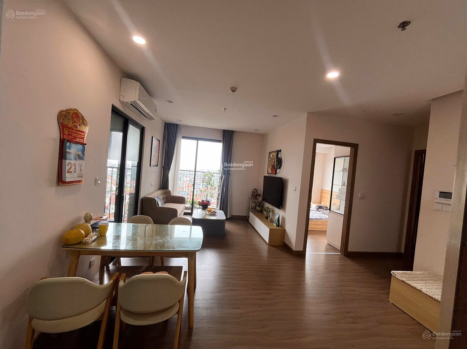 OWNER FOR URGENT SELLING CHCC A14 NAM TRUNG YEN Area 55M2 - 2BRs, FULL FURNISHED FLOOR 12 FOR A SMALL PRICE OF 5 BILLION
