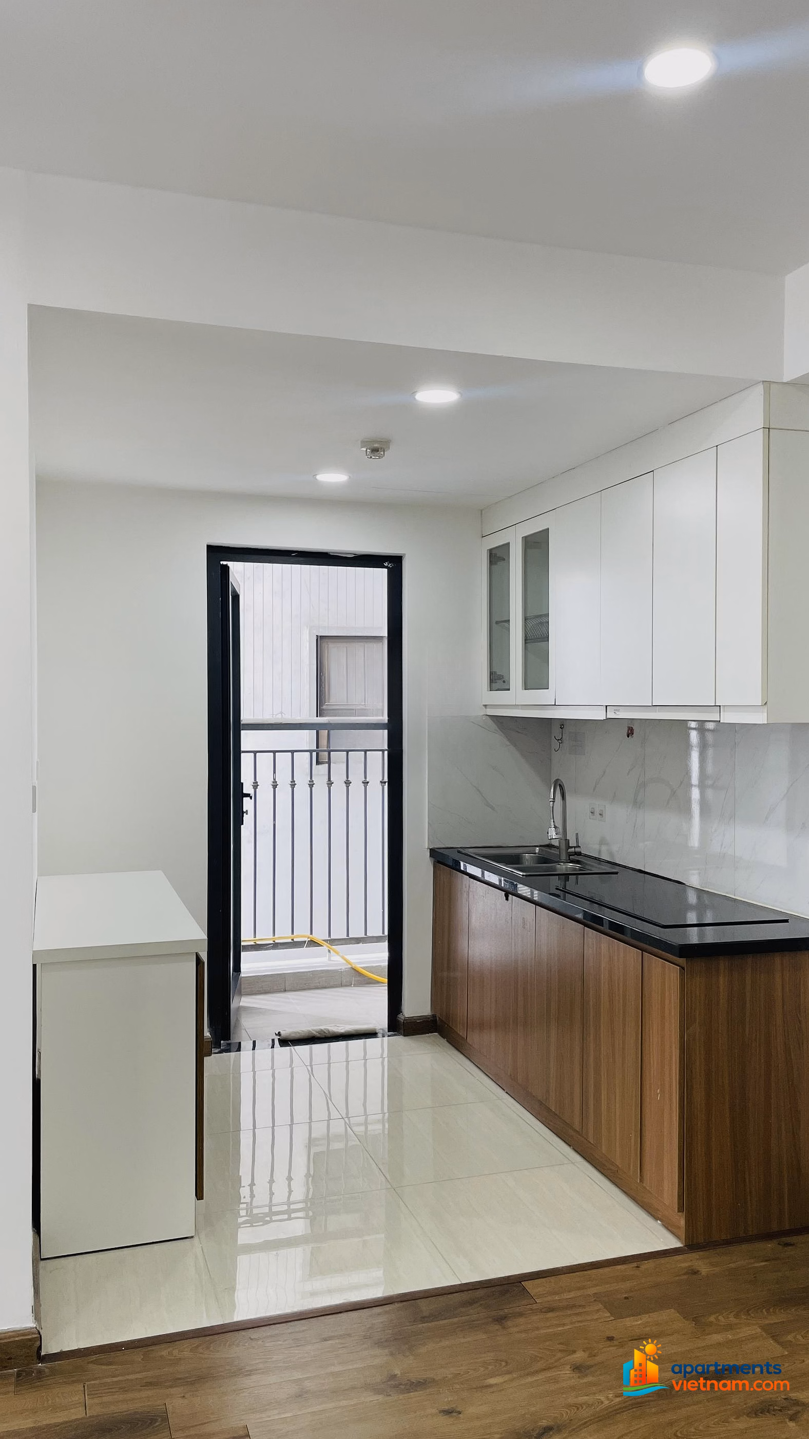 The owner urgently sells a corner apartment with 2 bedrooms, 2 bathrooms, CT2 building, Hateco Apollo CC, 5.1 billion, 65m2, red book for safe deposit