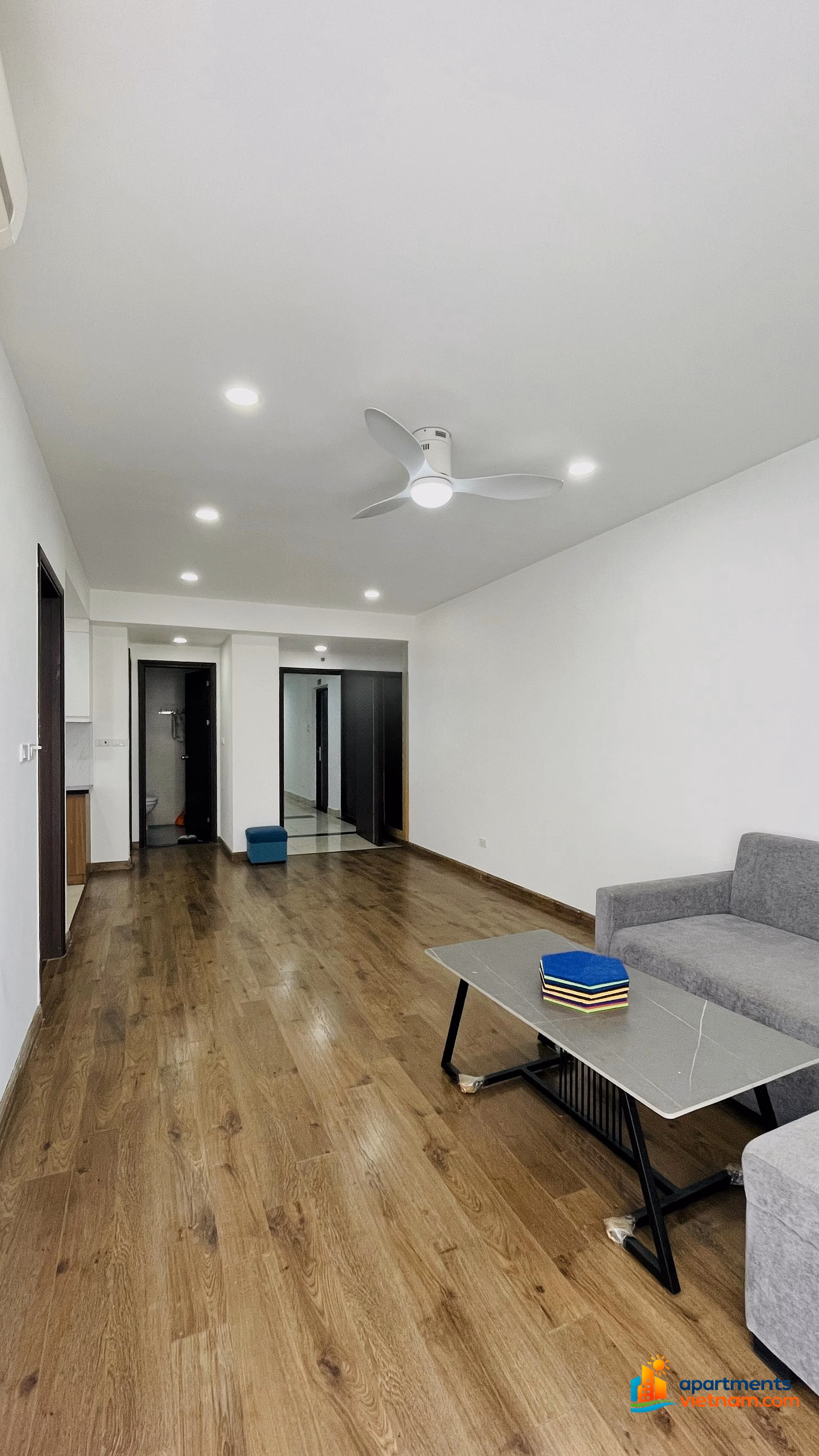 The owner urgently sells a corner apartment with 2 bedrooms, 2 bathrooms, CT2 building, Hateco Apollo CC, 5.1 billion, 65m2, red book for safe deposit
