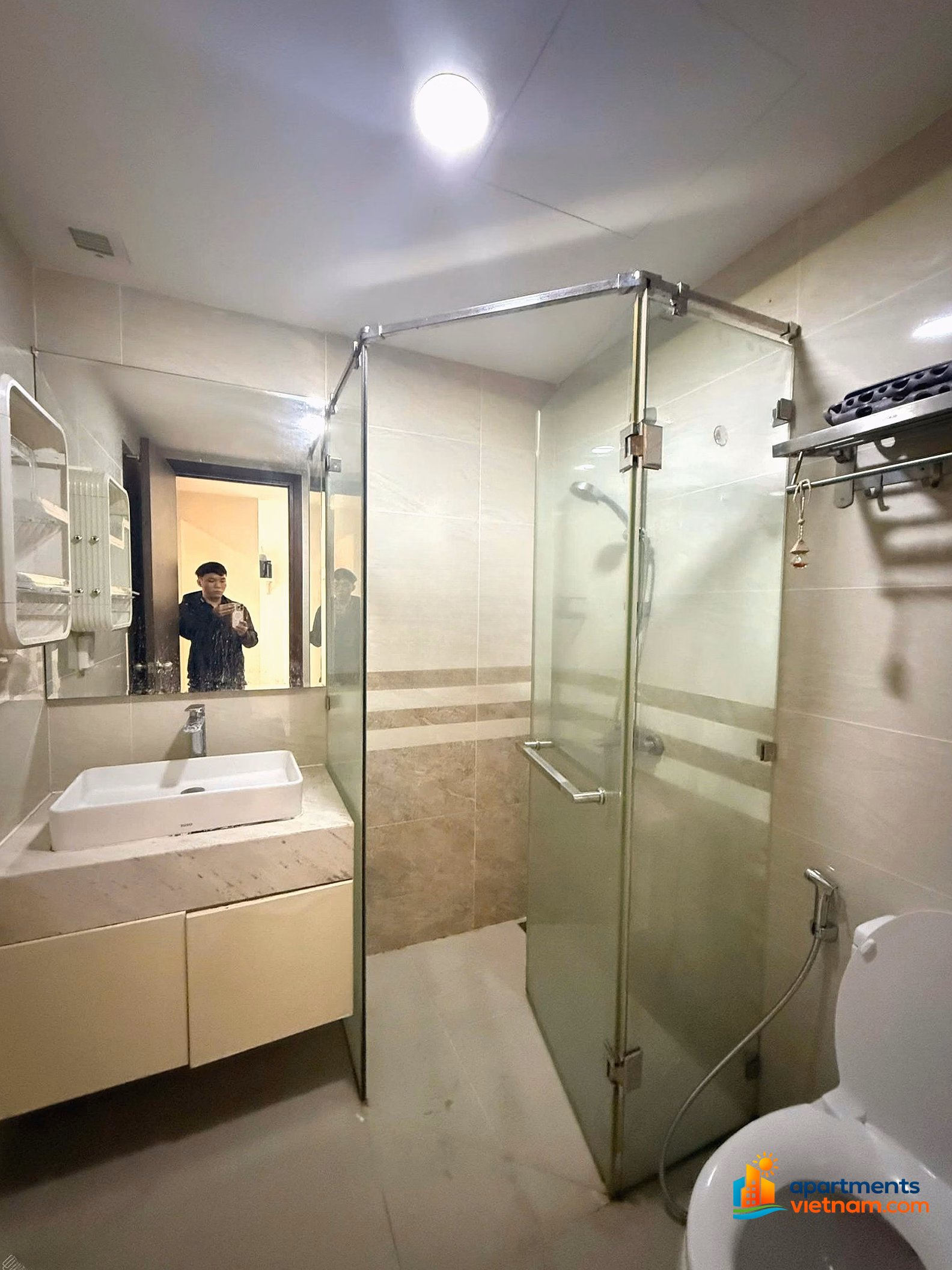 Rent immediately 2 bedrooms, 1 bathroom, 60m2, 18 million, balcony with open view, 100% new, right at Ben Van Don, District 4, close to District 1***
