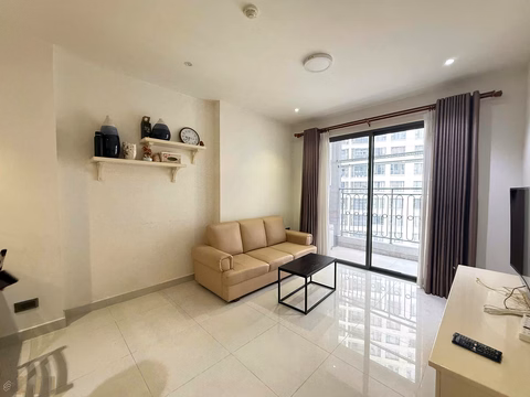 Rent immediately 2 bedrooms, 1 bathroom, 60m2, 18 million, balcony with open view, 100% new, right at Ben Van Don, District 4, close to District 1. Contact 0775 924 ***