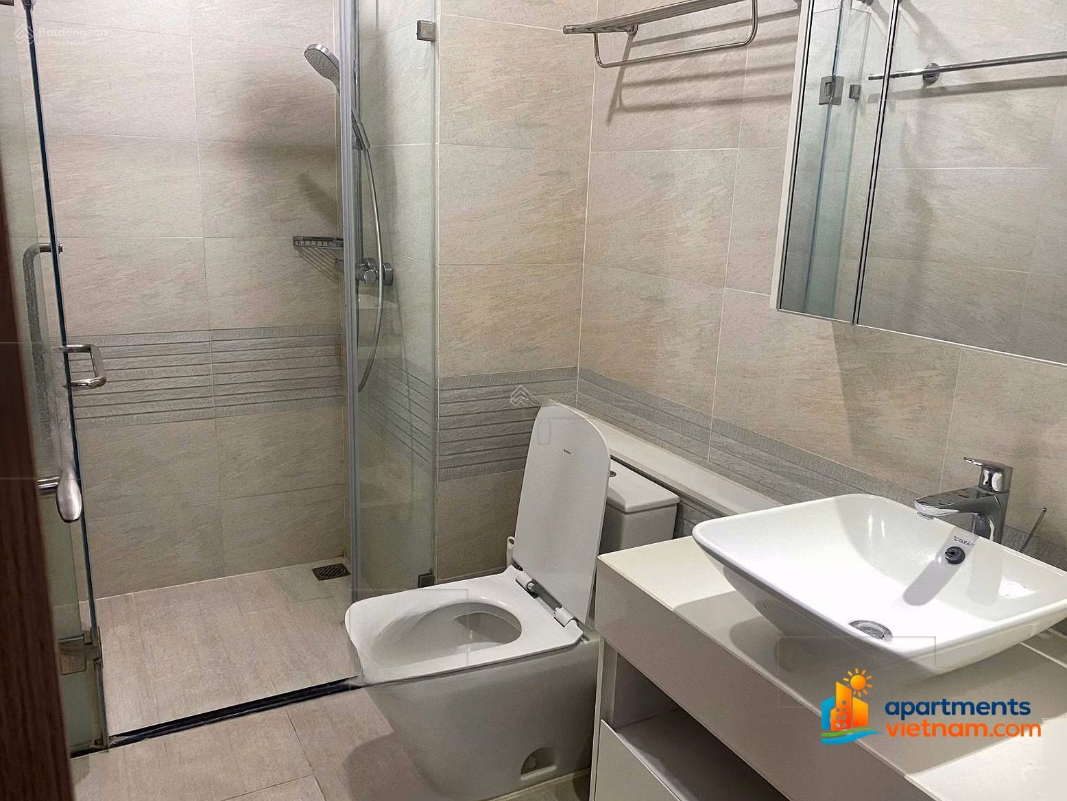 HOT! 2 bedroom apartment for rent at Vinhomes Metropolis Lieu Giai: 80m2, fully furnished, flower garden view