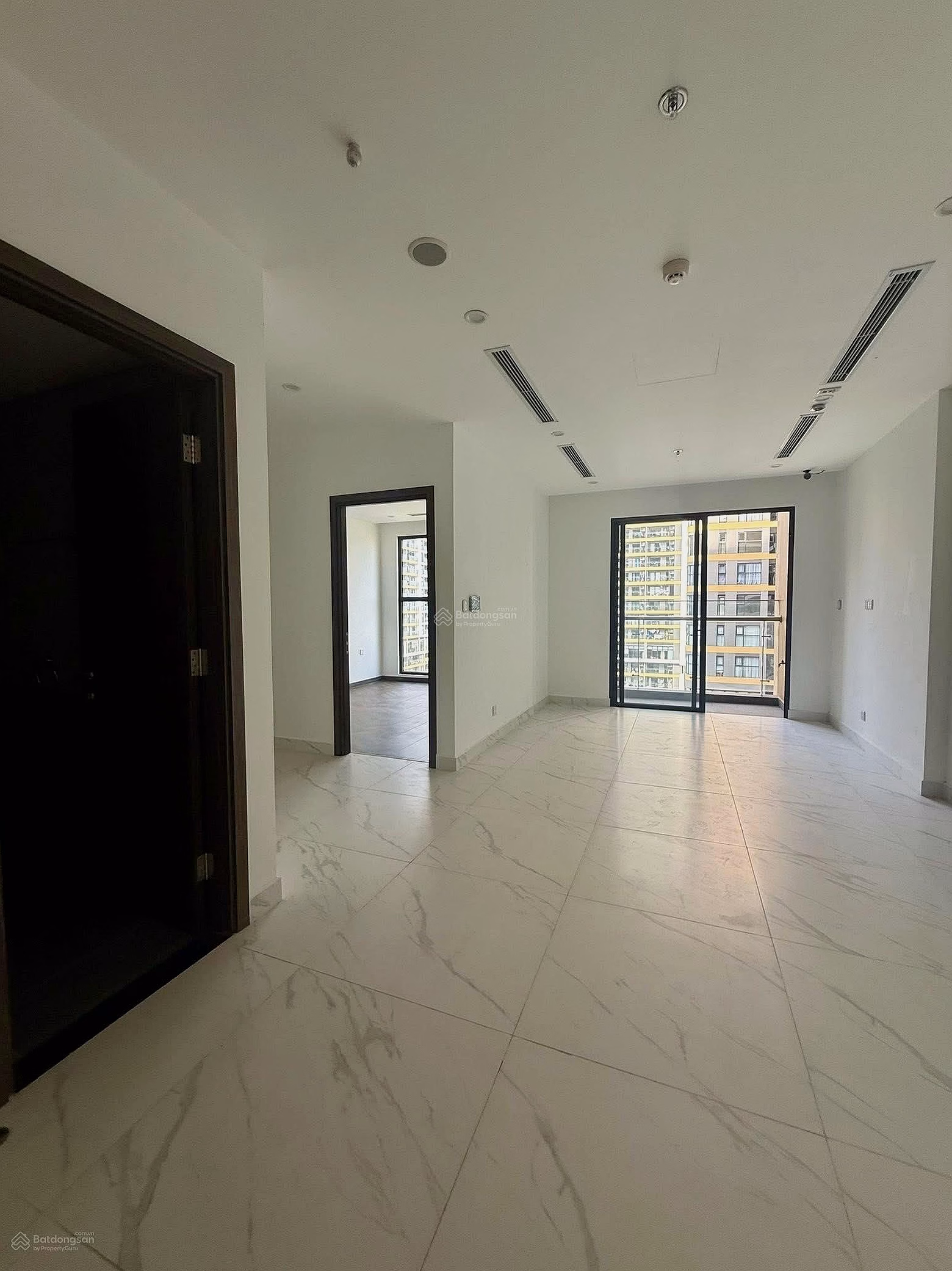 Selling 1 bedroom with Beverly Swimming Pool View Price 3,850ty full Floor Nice View