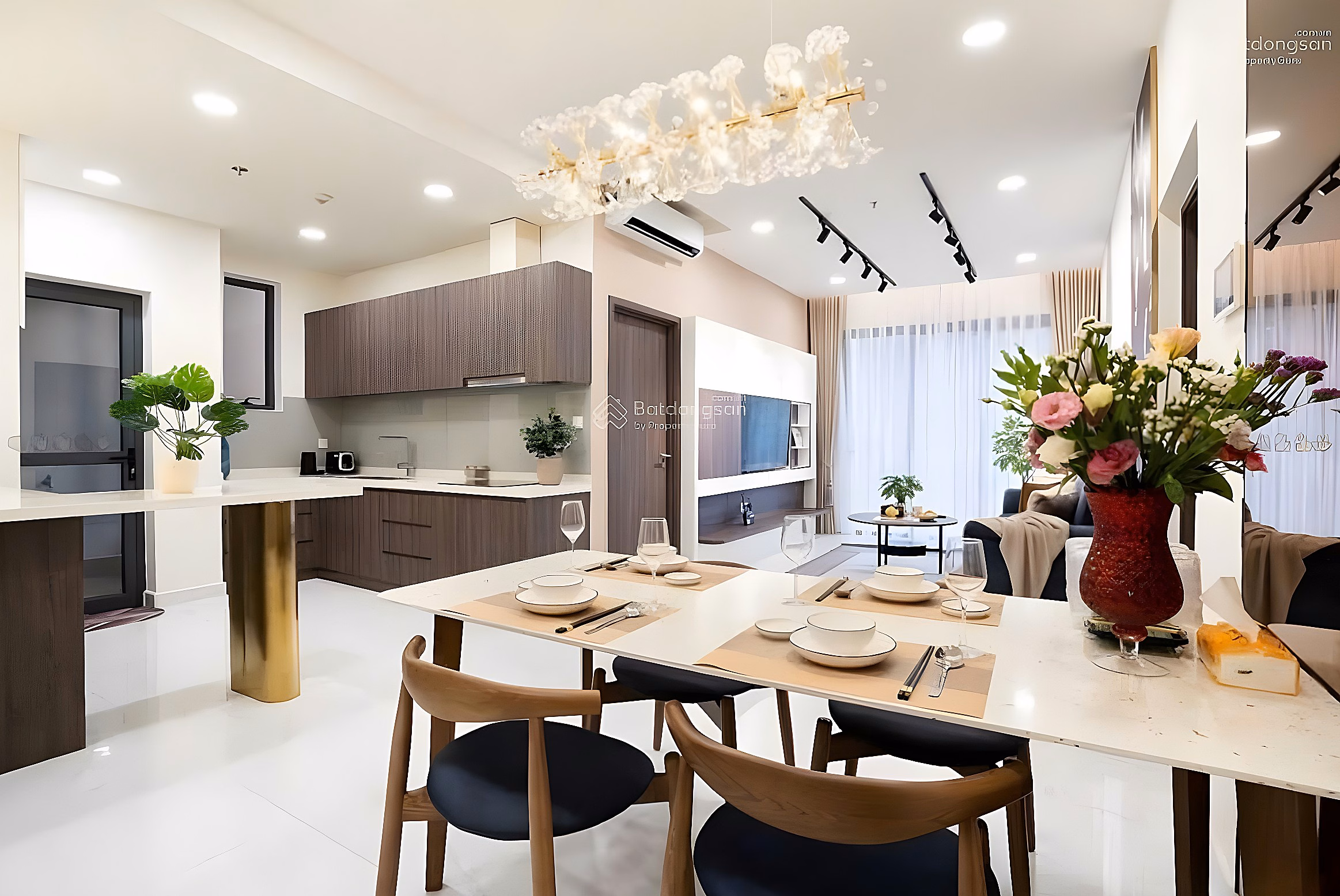 Beautiful 2 bedroom, 2 bathroom apartment for rent at Xi Grand Court district 10, 16 million, 80m². Contact: 0932 132 *** meet Hien