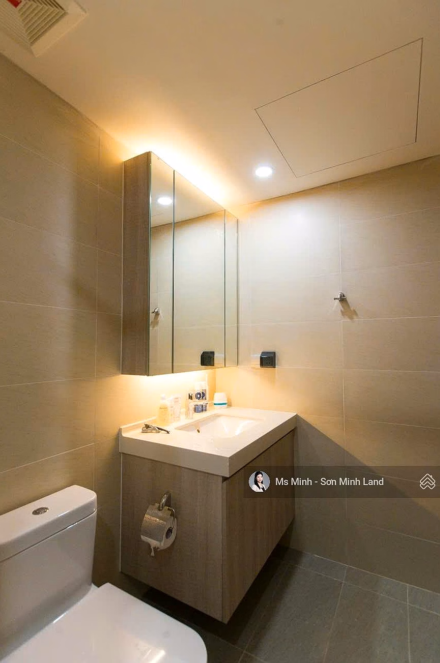 Beautiful new 1 bedroom + (61m2) apartment for rent - available at romantic price at Ha Do Centrosa. Son Minh Land