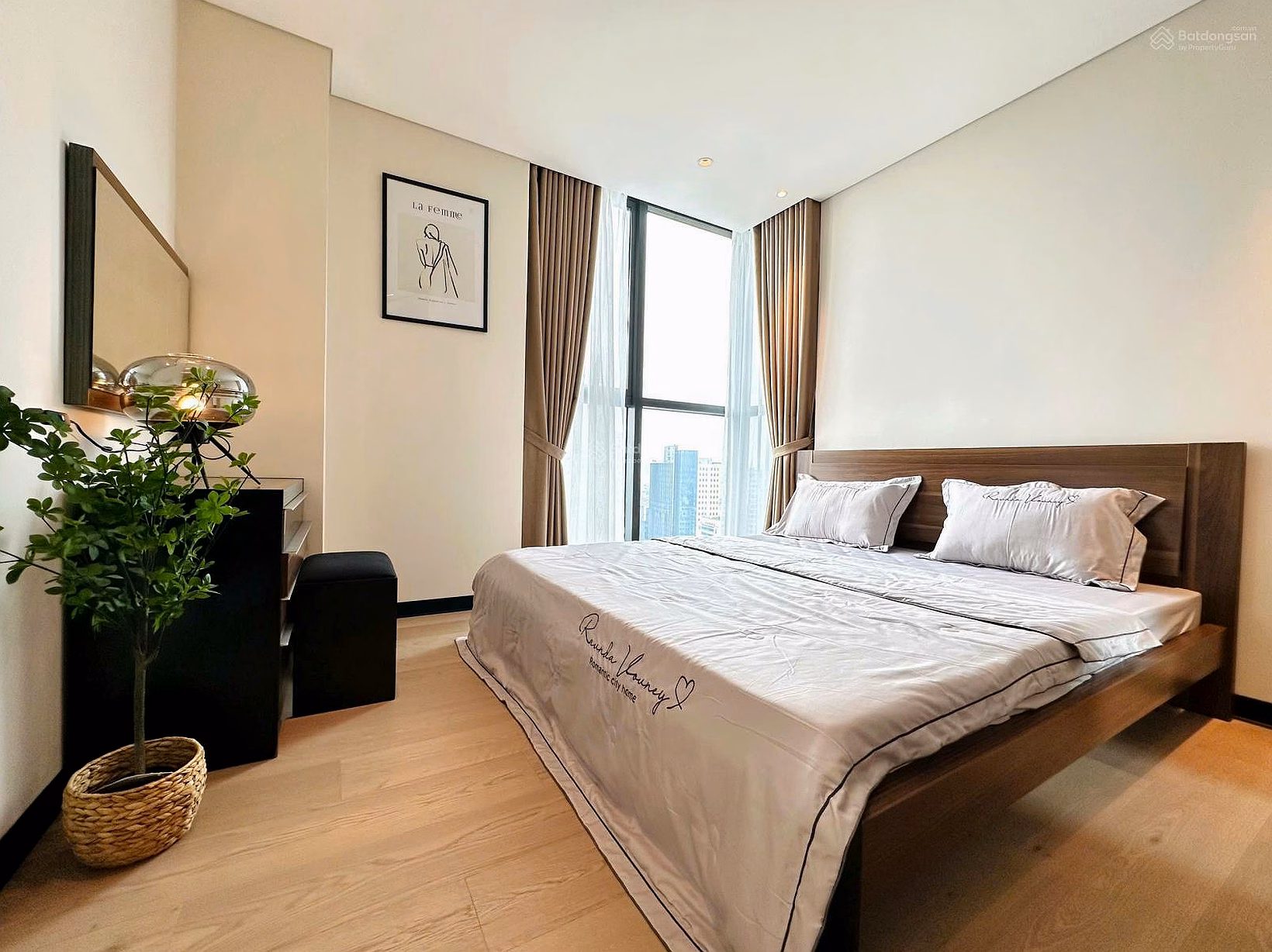 Luxury apartment for rent at The Gloria by Silk Path, Nguyen Hong street, 2 bedrooms, price 18 million/month