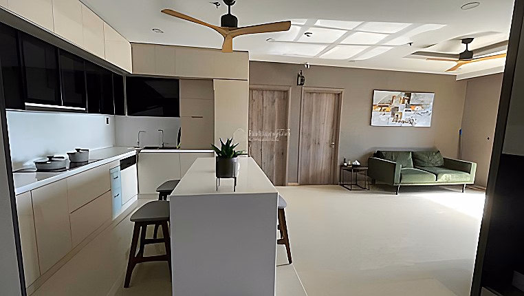 Da Nang Plaza apartment for rent with 3 bedrooms, corner unit, high-class furniture