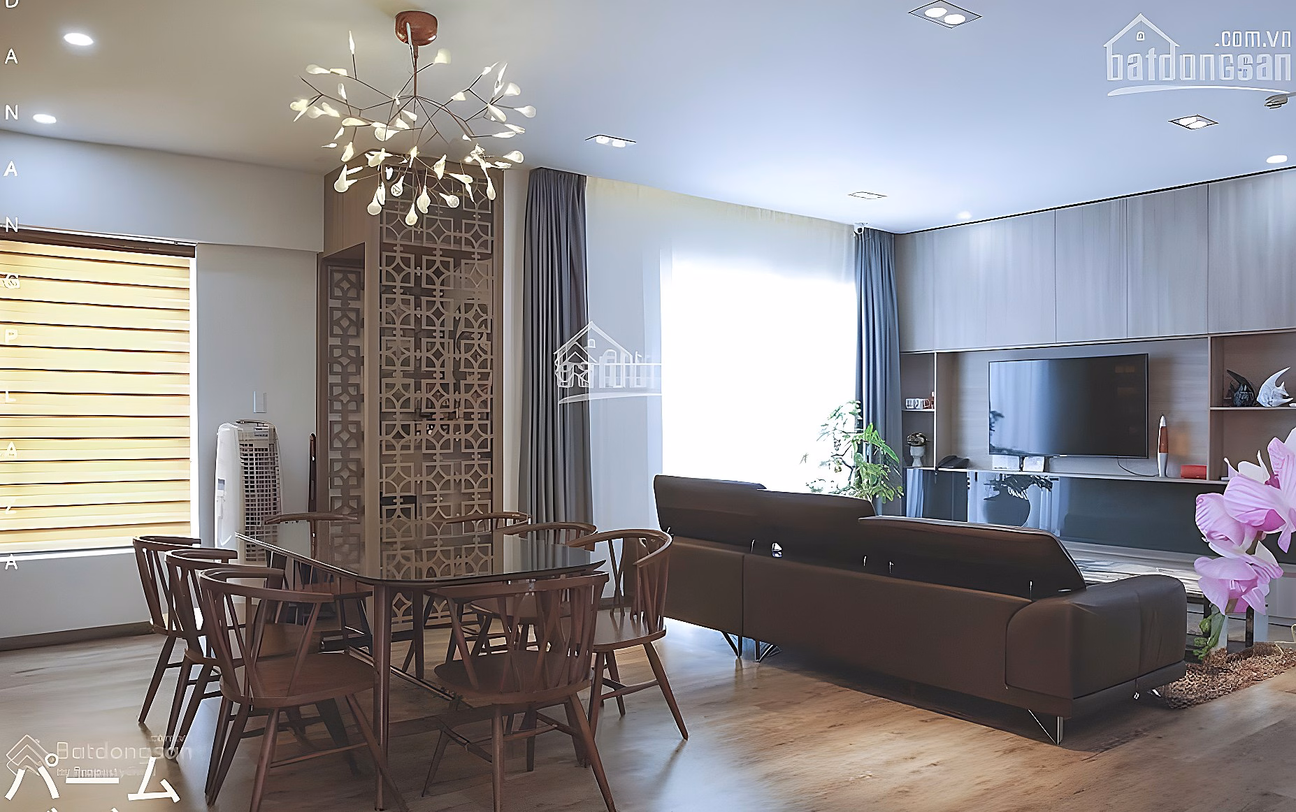 Da Nang Plaza apartment for rent with 3 bedrooms, corner unit, high-class furniture