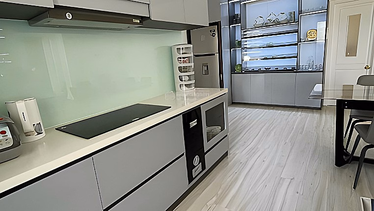 Da Nang Plaza apartment for rent with 3 bedrooms, corner unit, high-class furniture