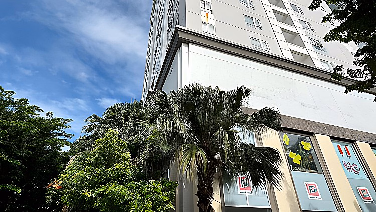 Da Nang Plaza apartment for rent with 3 bedrooms, corner unit, high-class furniture