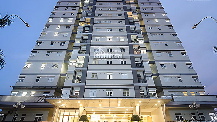 Da Nang Plaza apartment for rent with 3 bedrooms, corner unit, high-class furniture
