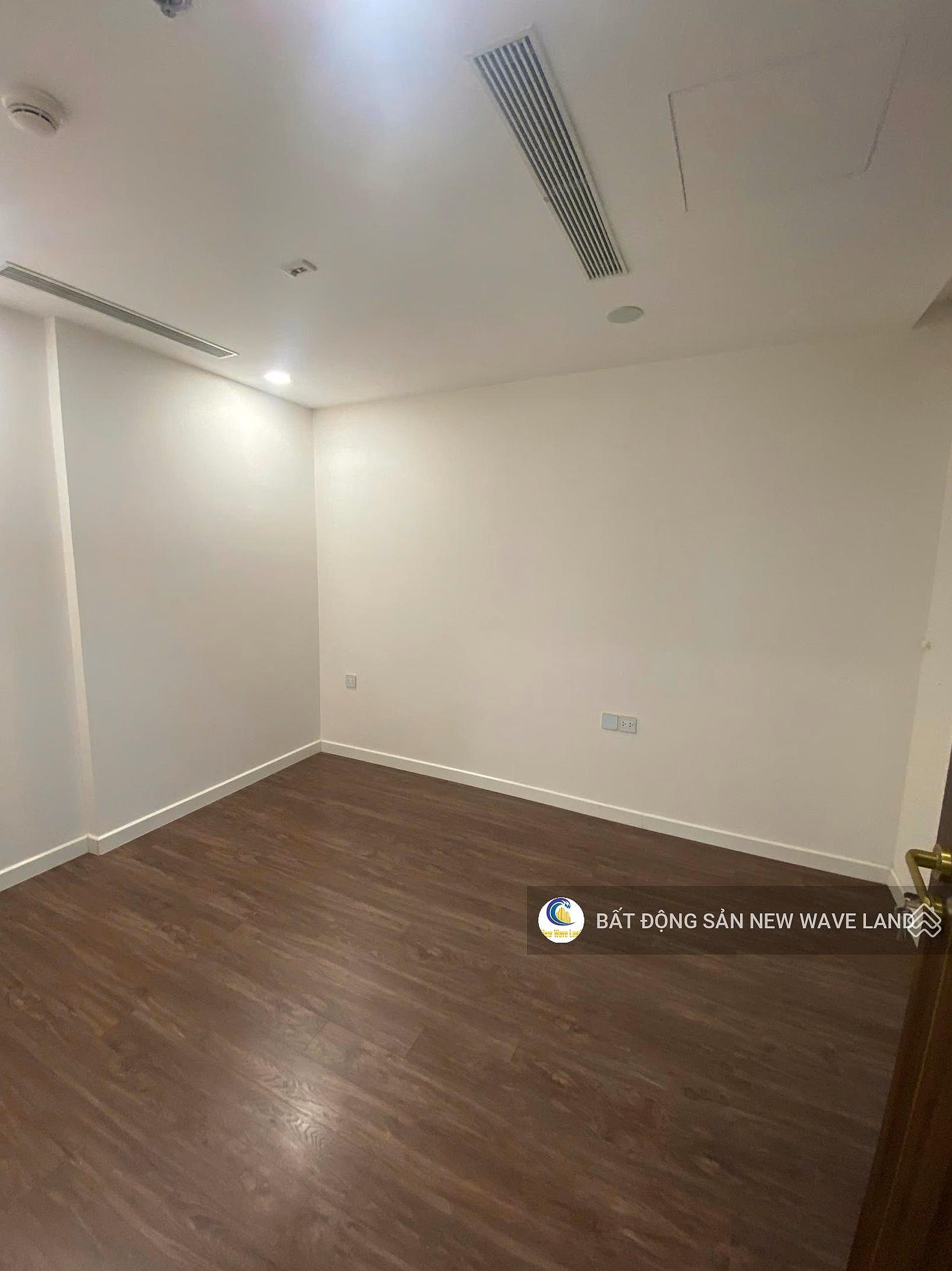 Cut deep losses - bottom of the market: Sunshine Sky City 2 bedrooms only 5.7 billion!