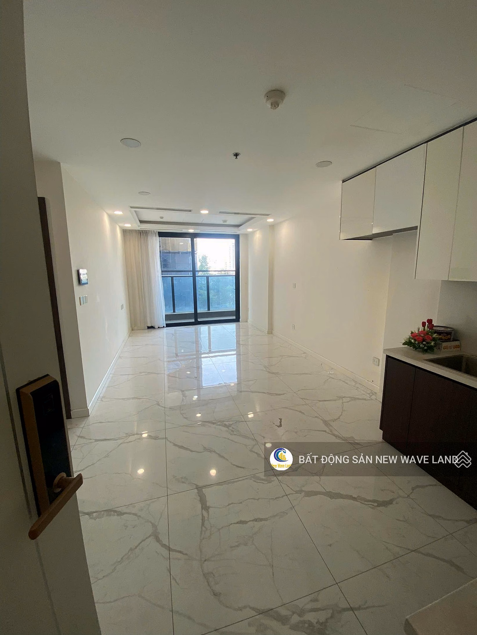 Cut deep losses - bottom of the market: Sunshine Sky City 2 bedrooms only 5.7 billion!