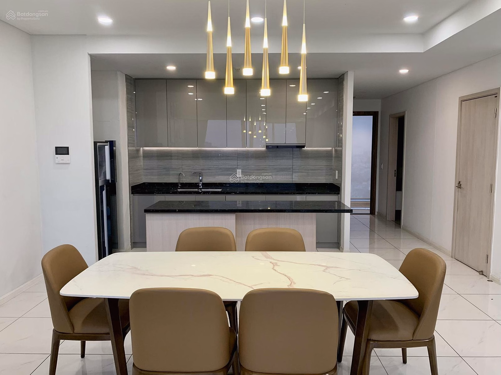 Duplex apartment for rent on high floor with beautiful view, price 35 million/month