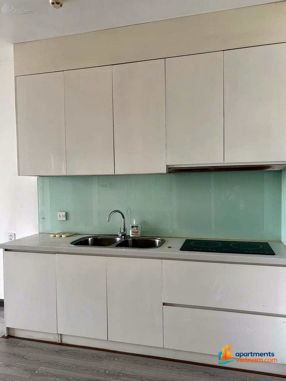 For Rent: 2-Bedroom, 2-Bathroom Apartment (83 m²) at Royal City, Building R6