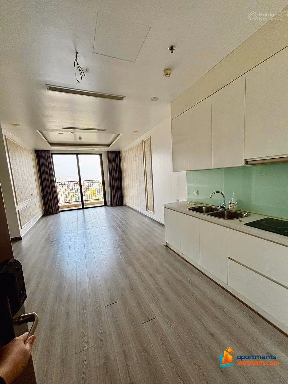 For Rent: 2-Bedroom, 2-Bathroom Apartment (83 m²) at Royal City, Building R6