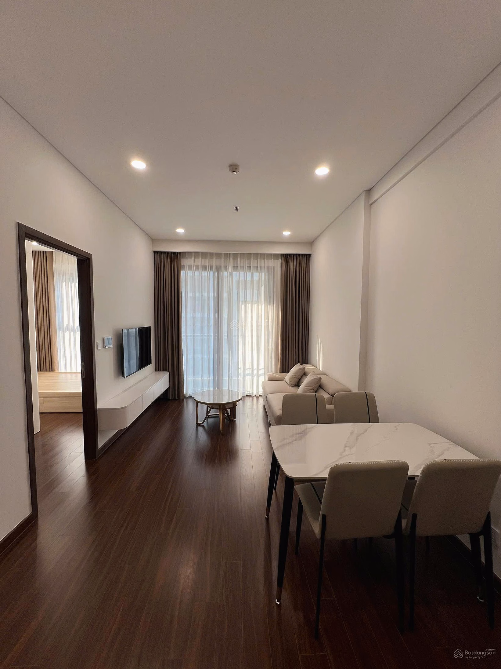 Half a billion cheaper than the mayor for a beautiful fully furnished 2 bedroom, 2 bathroom, 63m2 apartment at Masteri Waterfront for only 4.7 billion