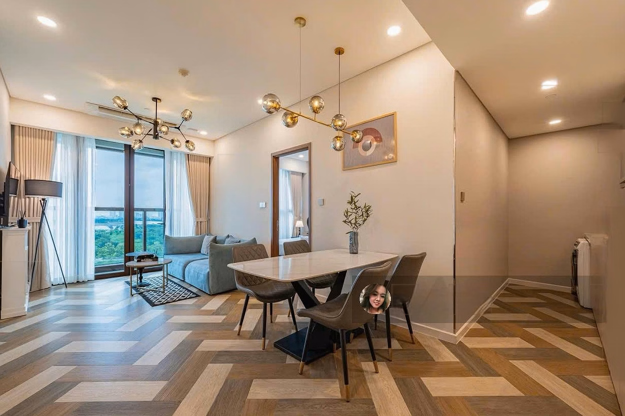 Good deal, good market price. The Galleria 1 bedroom -50m2, View LM81, Price 14.8 billion. Ngan: 0981 799 ***