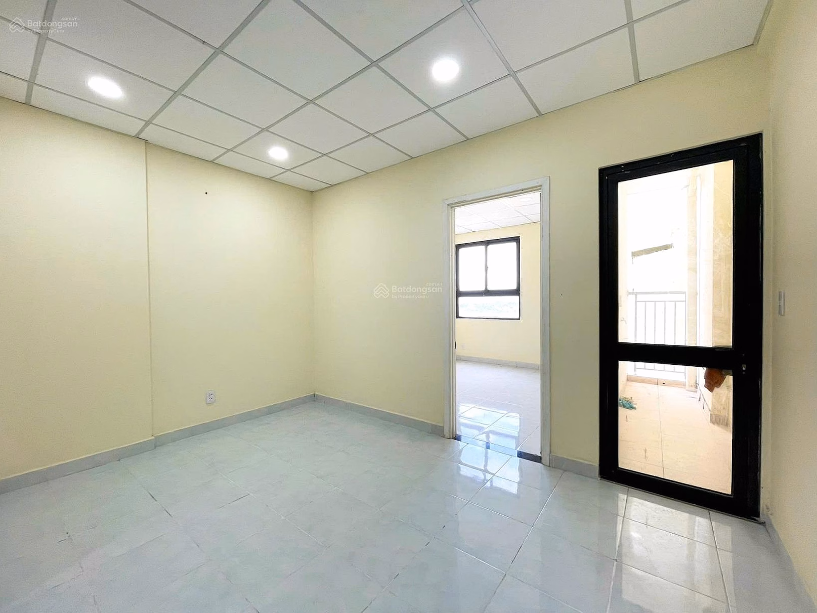 D'GOLD APARTMENT FOR SALE (Near Go May 4 intersection) - MIDDLE FLOOR - PHOTO HOUSE. Selling price 995 million. Does not arise