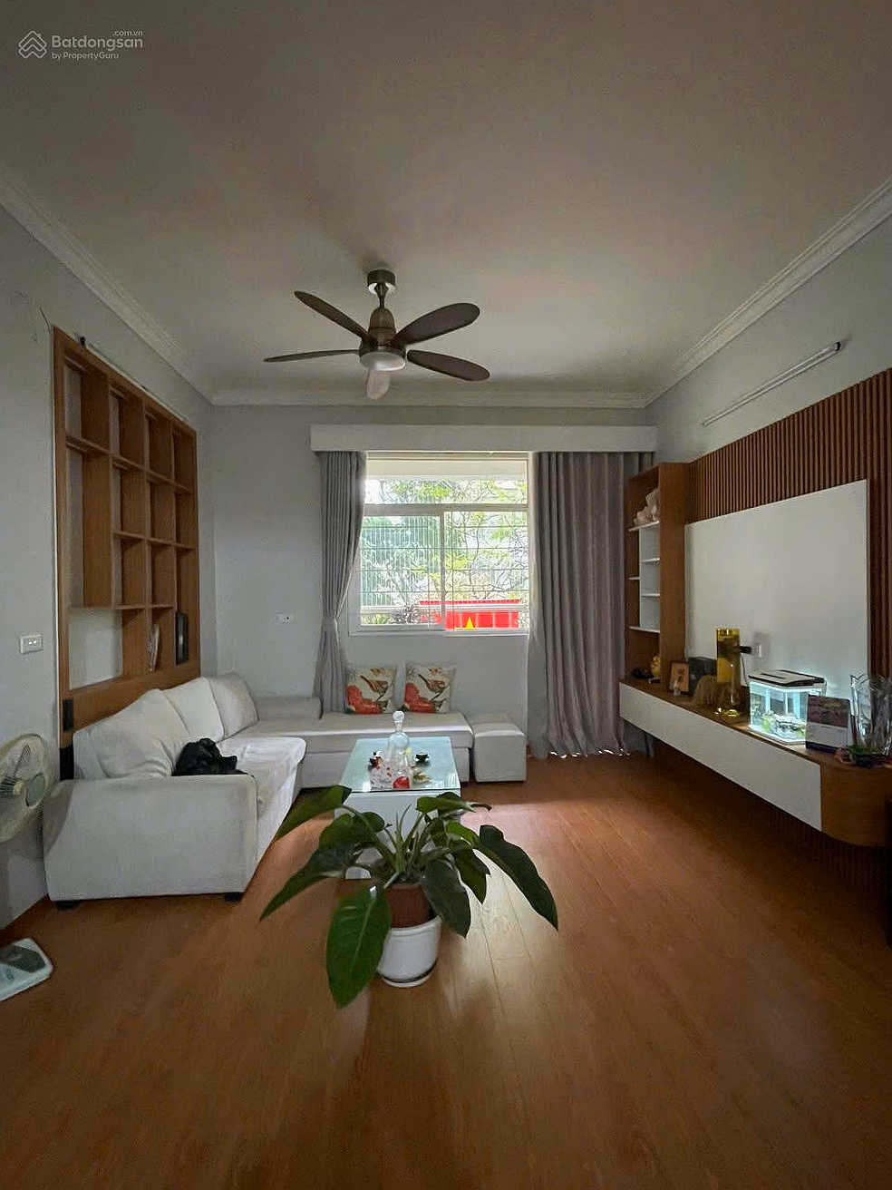Selling 3-bedroom corner apartment Vinaconex 3 Khuc Thua Du 109m2 NT full, price 9.5 billion (Standard price - with TL)