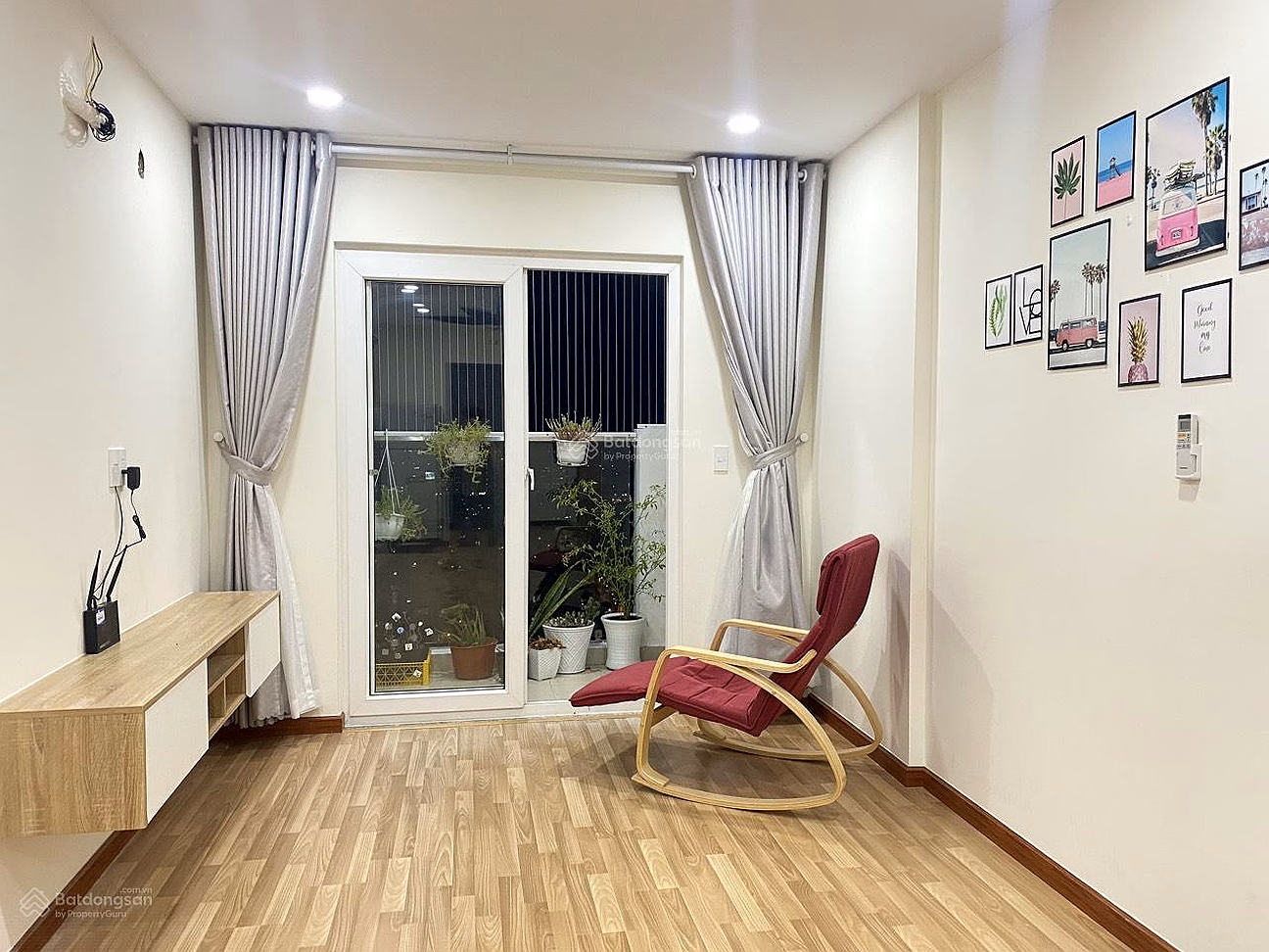 Fully furnished apartment for rent, 2 bedrooms, 9.5 million, 74m2 at Diamond Riverside, Binh Phu, Ho Chi Minh City