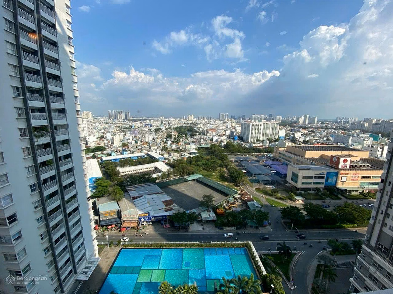 Officetel Sunrise City North for sale, full of brand new furniture, good price