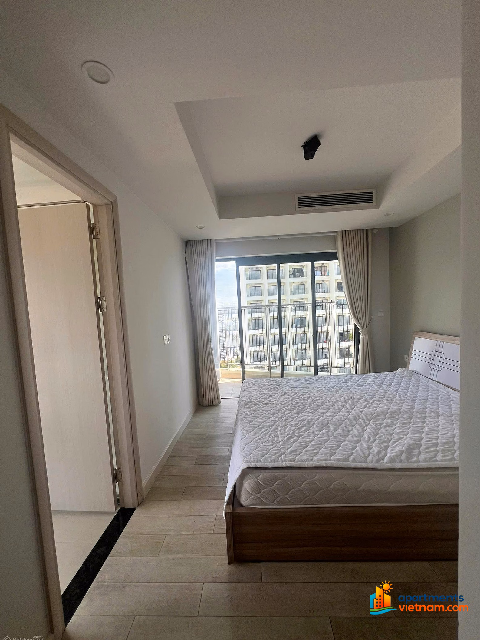 Gold Coast Apartment for rent, 2 bedrooms, high floor, fully furnished, just bring your suitcase, the house is empty