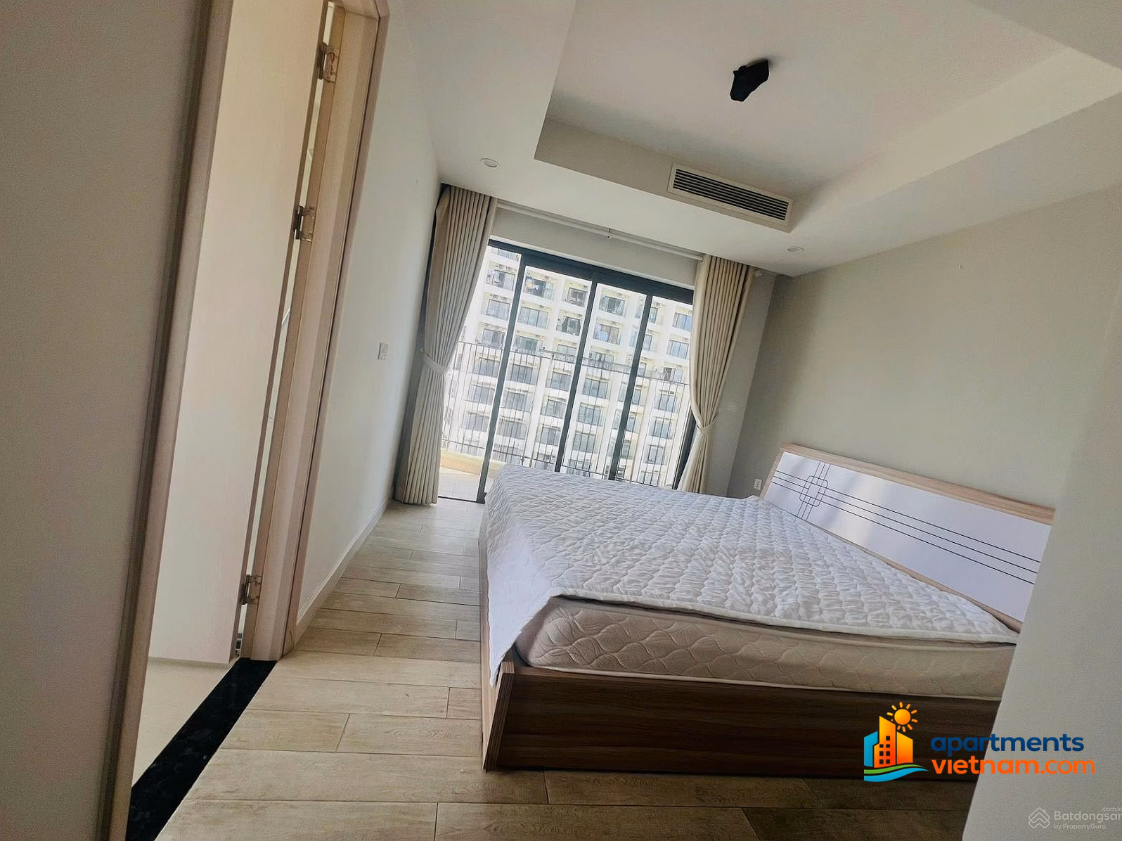 Gold Coast Apartment for rent, 2 bedrooms, high floor, fully furnished, just bring your suitcase, the house is empty