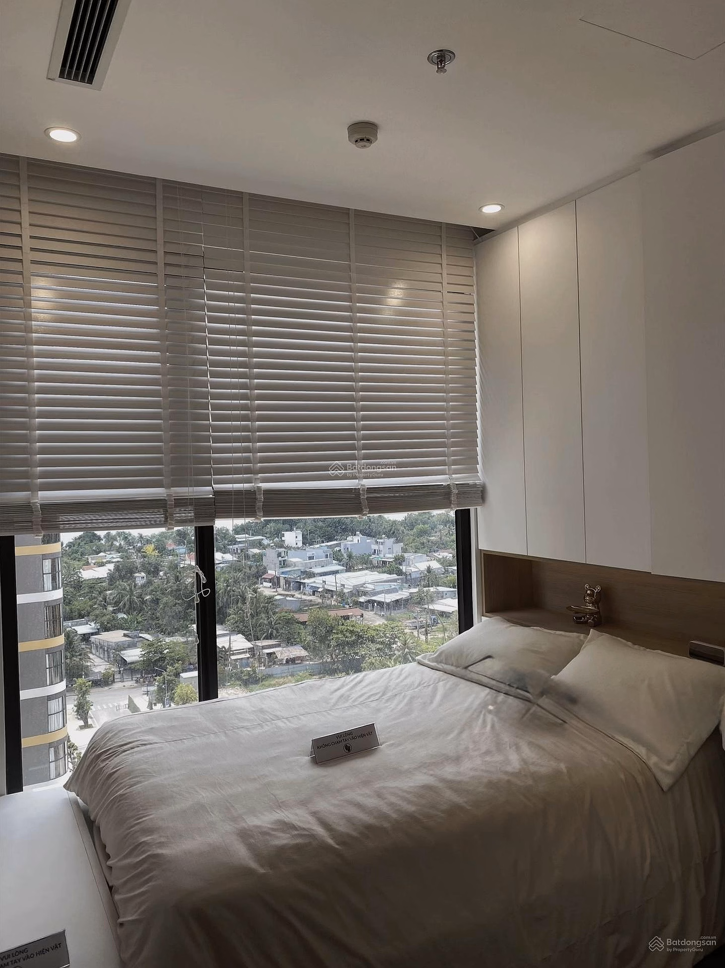 Exclusive 1 bedroom + The Opus One with direct view of the swimming pool, ready for immediate delivery, price 4.1 billion