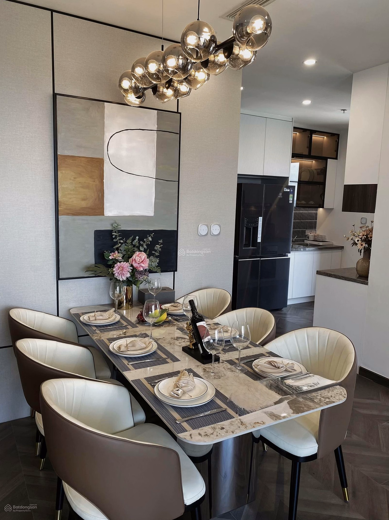 Exclusive 1 bedroom + The Opus One with direct view of the swimming pool, ready for immediate delivery, price 4.1 billion