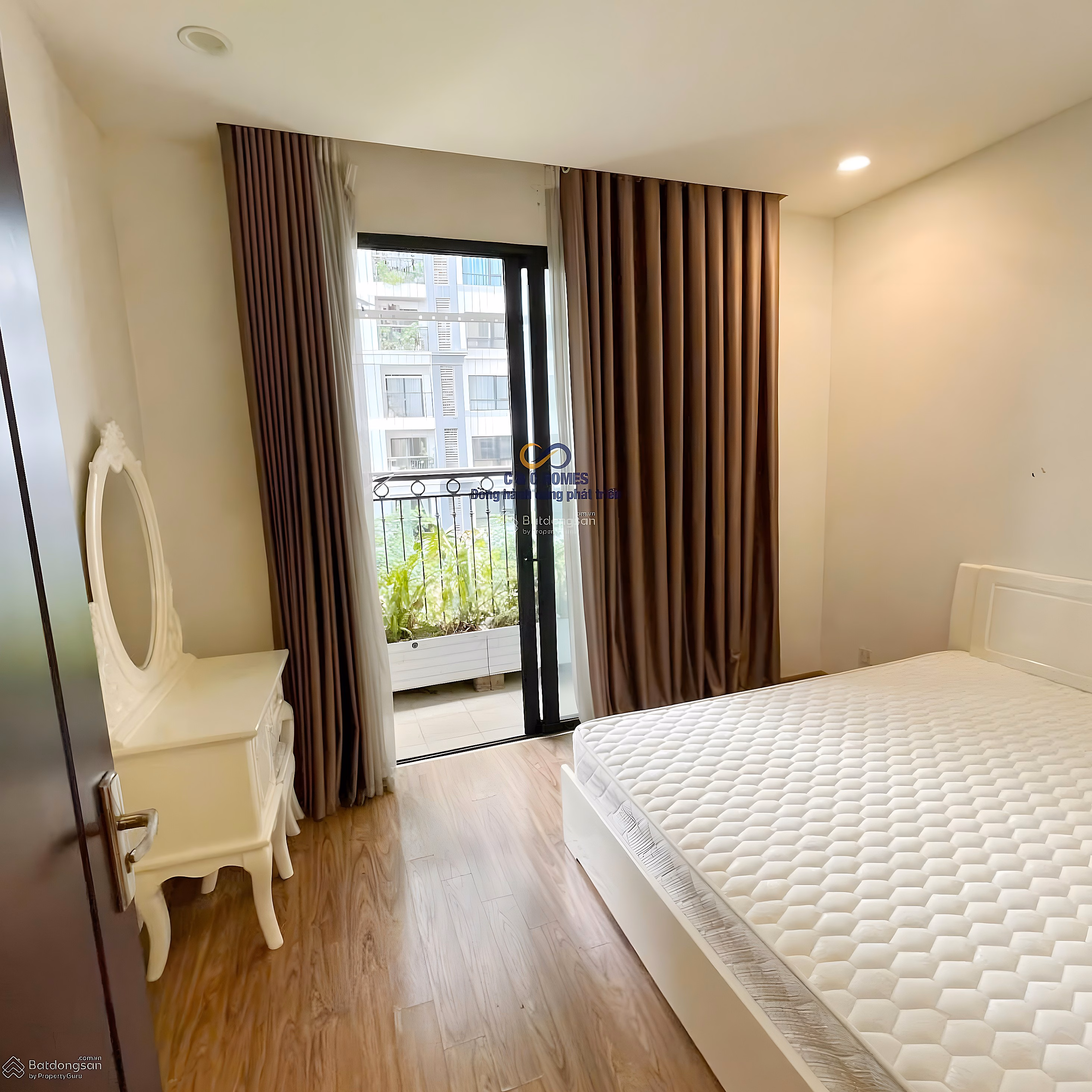 Owner urgently needs to sell 1 bedroom apartment at T08 - Times City - only 5.6 billion - contact Duy 0926 403 ***